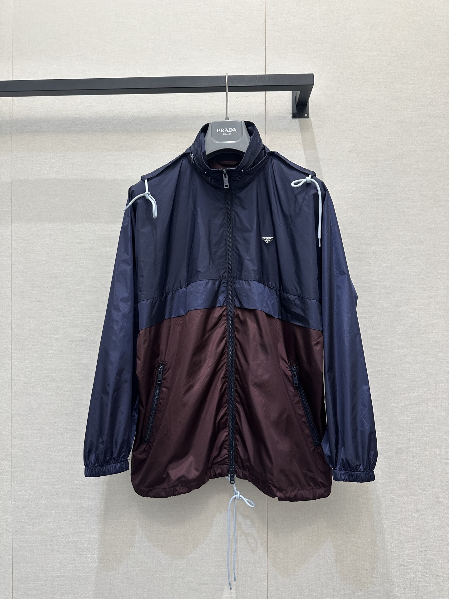 프라다(Prada) 리나일론 배색 자켓 재킷 바람막이 의류