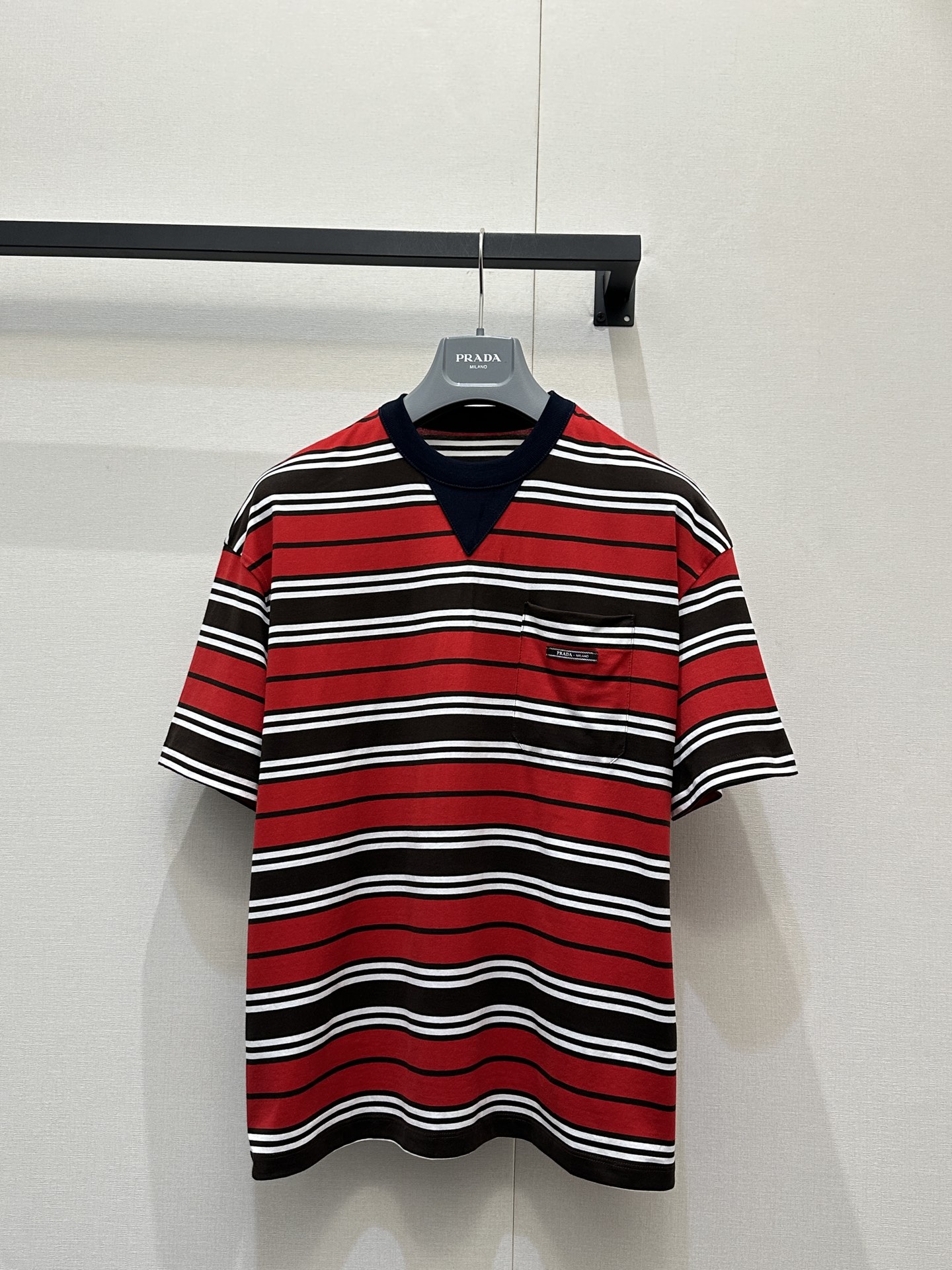 프라다(Prada) 배색 로고 라운드 티셔츠 의류