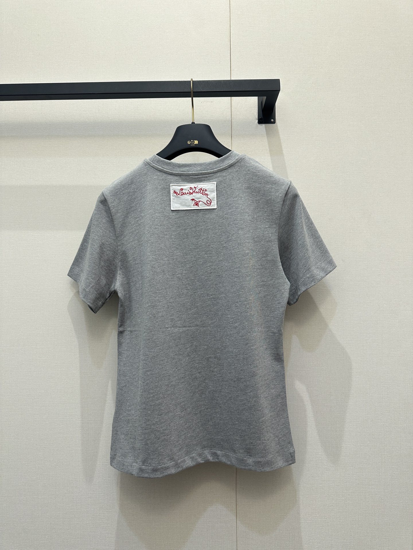 루이비통(LV) 26SS 선플라워 자수 티셔츠 의류