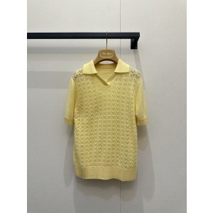 미우미우(MiuMiu) 펀칭 카라 니트 의류