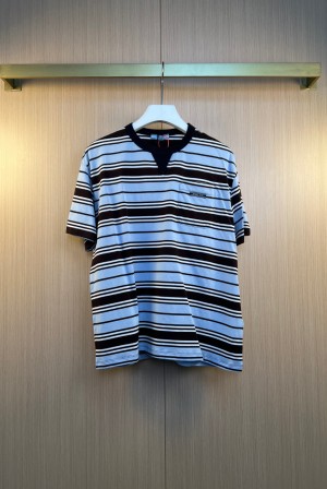 프라다(PRADA) 스트라이프 포켓 반팔 티셔츠 의류