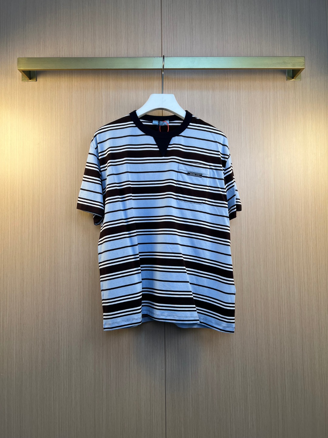 프라다(PRADA) 스트라이프 포켓 반팔 티셔츠 의류