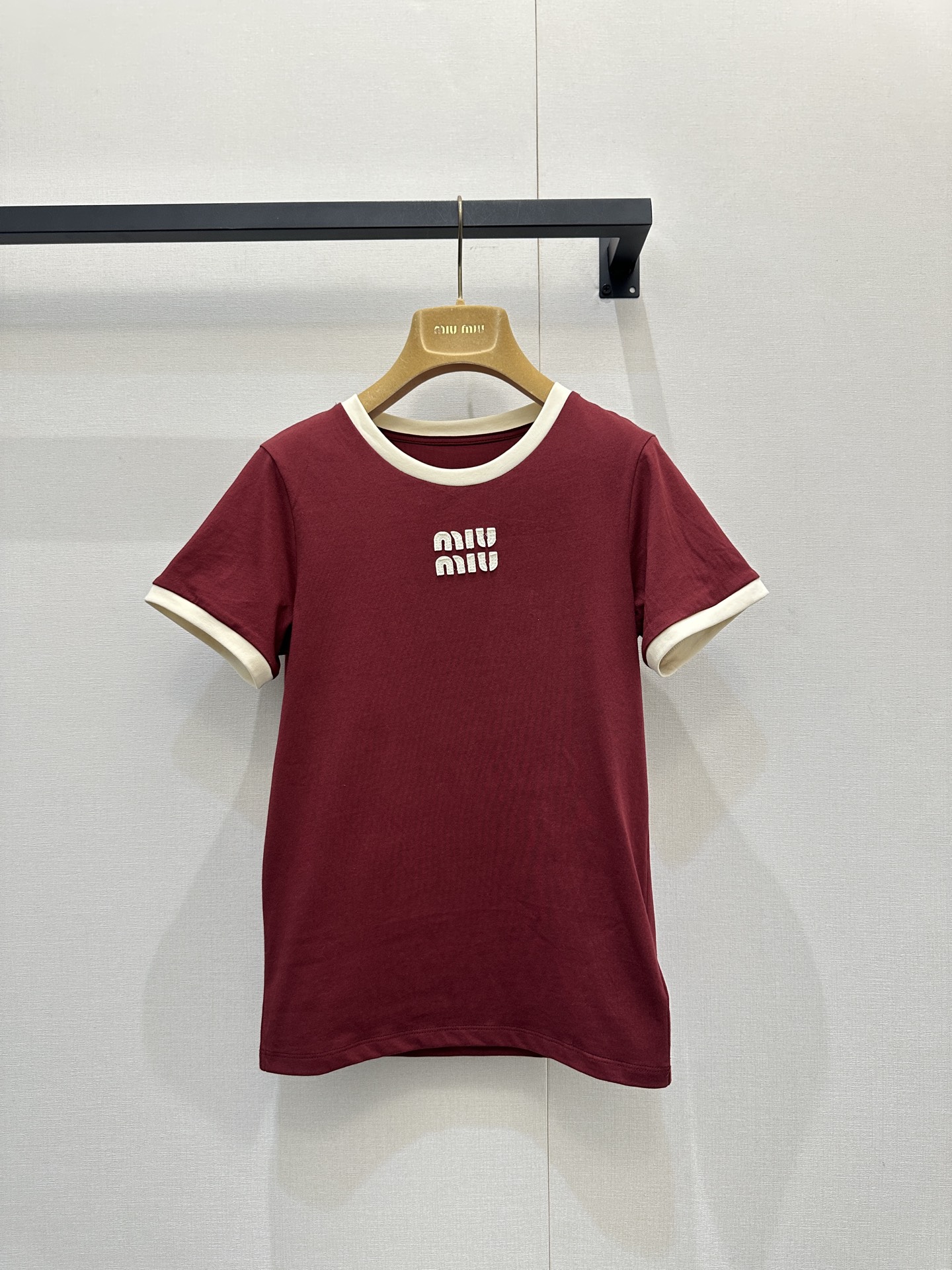 미우미우(MIU MIU) 크롭 반팔 티셔츠 의류