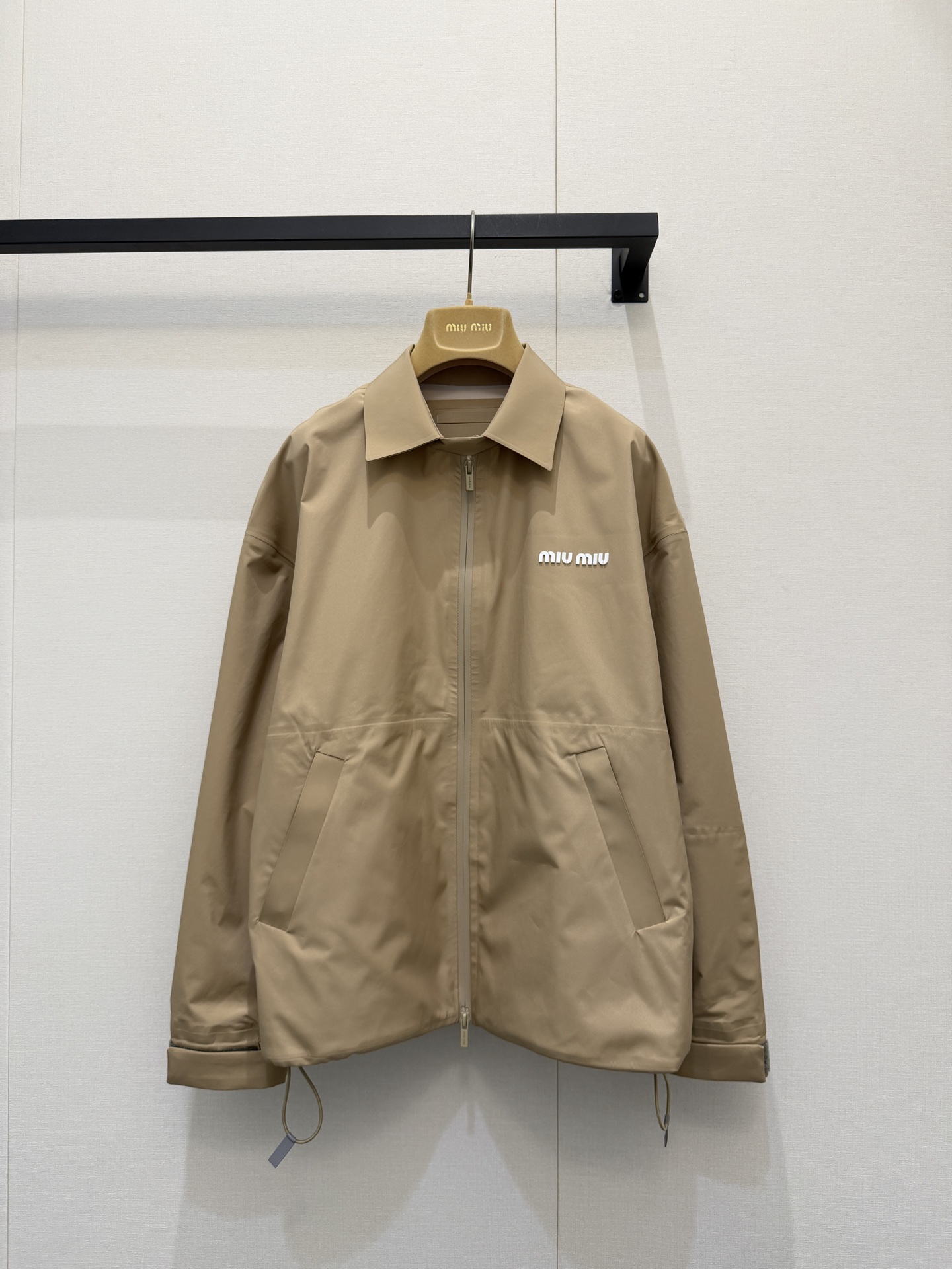 미우미우(MiuMiu) 로고 배색 나일론 자켓 재킷 의류