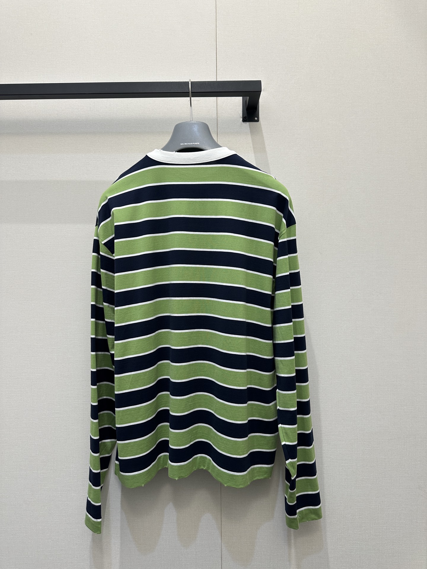프라다(Prada) 그린·네이비 배색 스트라이프 긴팔 티셔츠 의류
