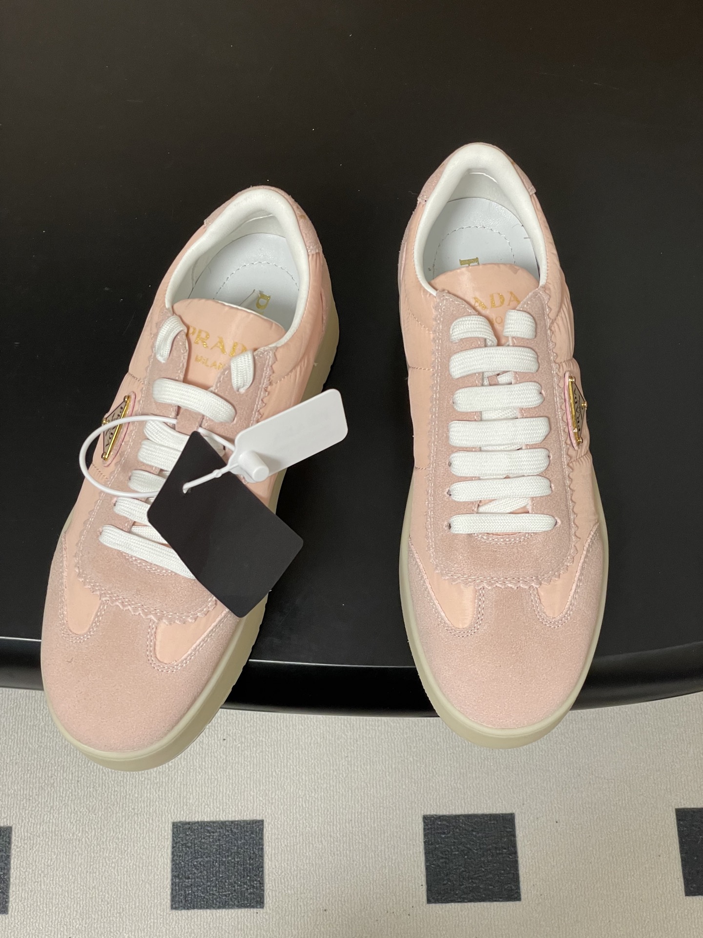 프라다(PRADA) 다운타운 볼드 스니커즈 신발