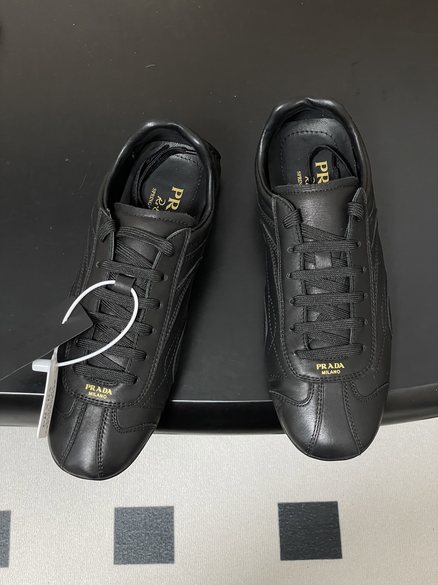 프라다(PRADA) 몬테카를로 스웨이드 스니커즈 신발