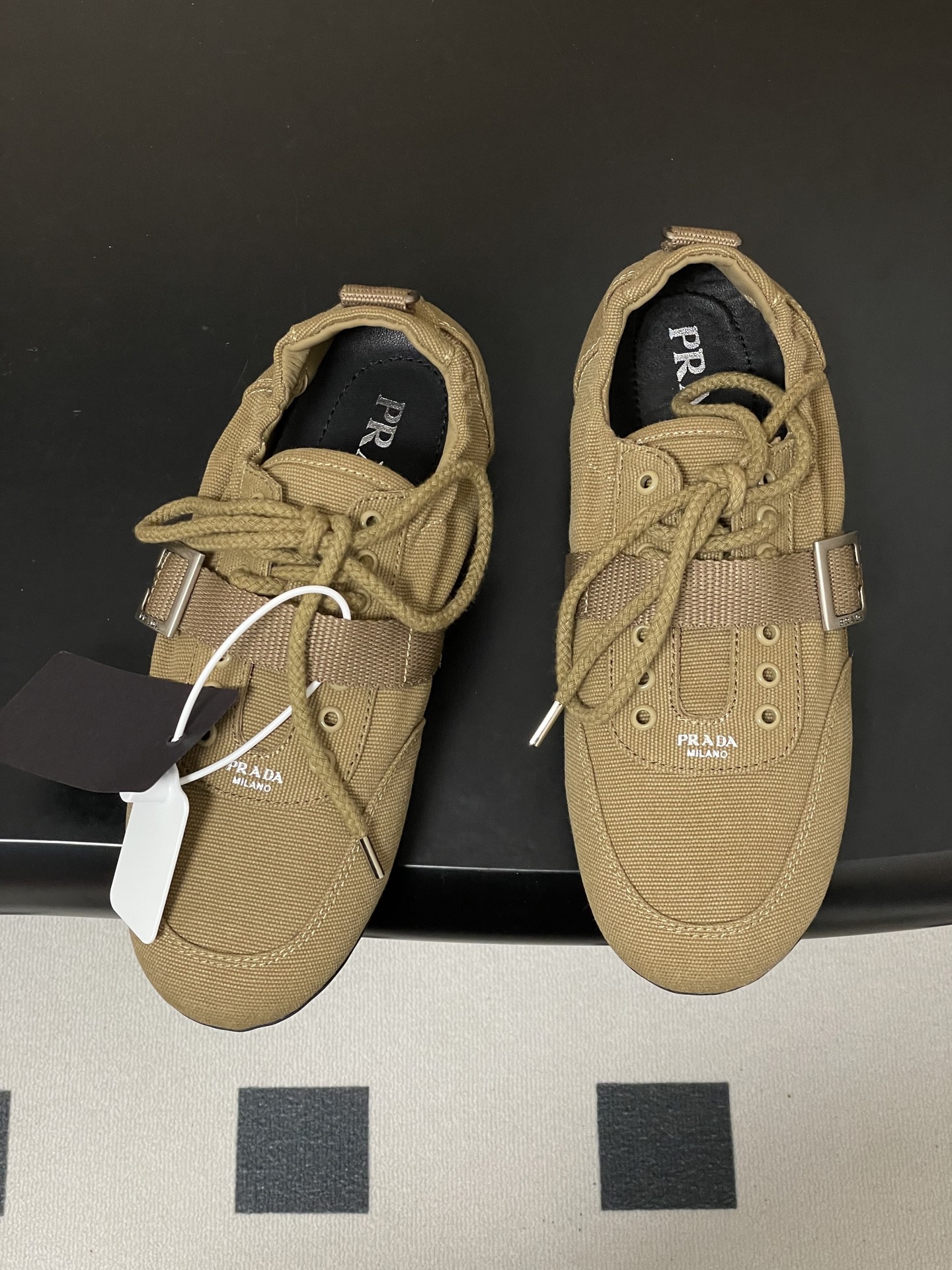 프라다(PRADA) 캔버스 로우탑 스니커즈 신발