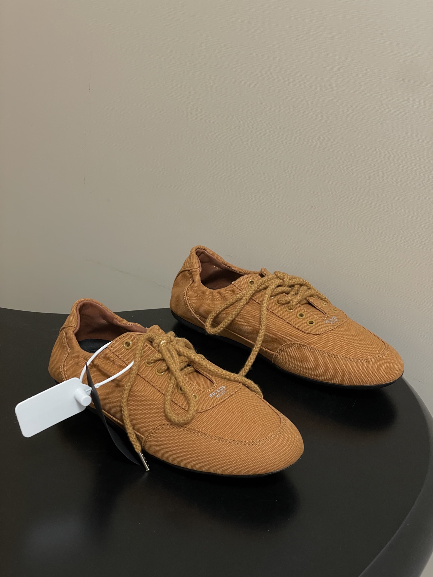 프라다(PRADA) 캔버스 레이스업 스니커즈 신발