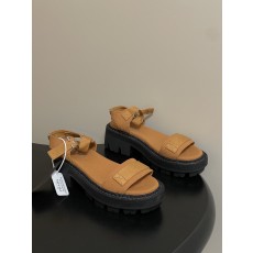 프라다(PRADA) 로마 원스트랩 캔버스 플랫폼 샌들 신발