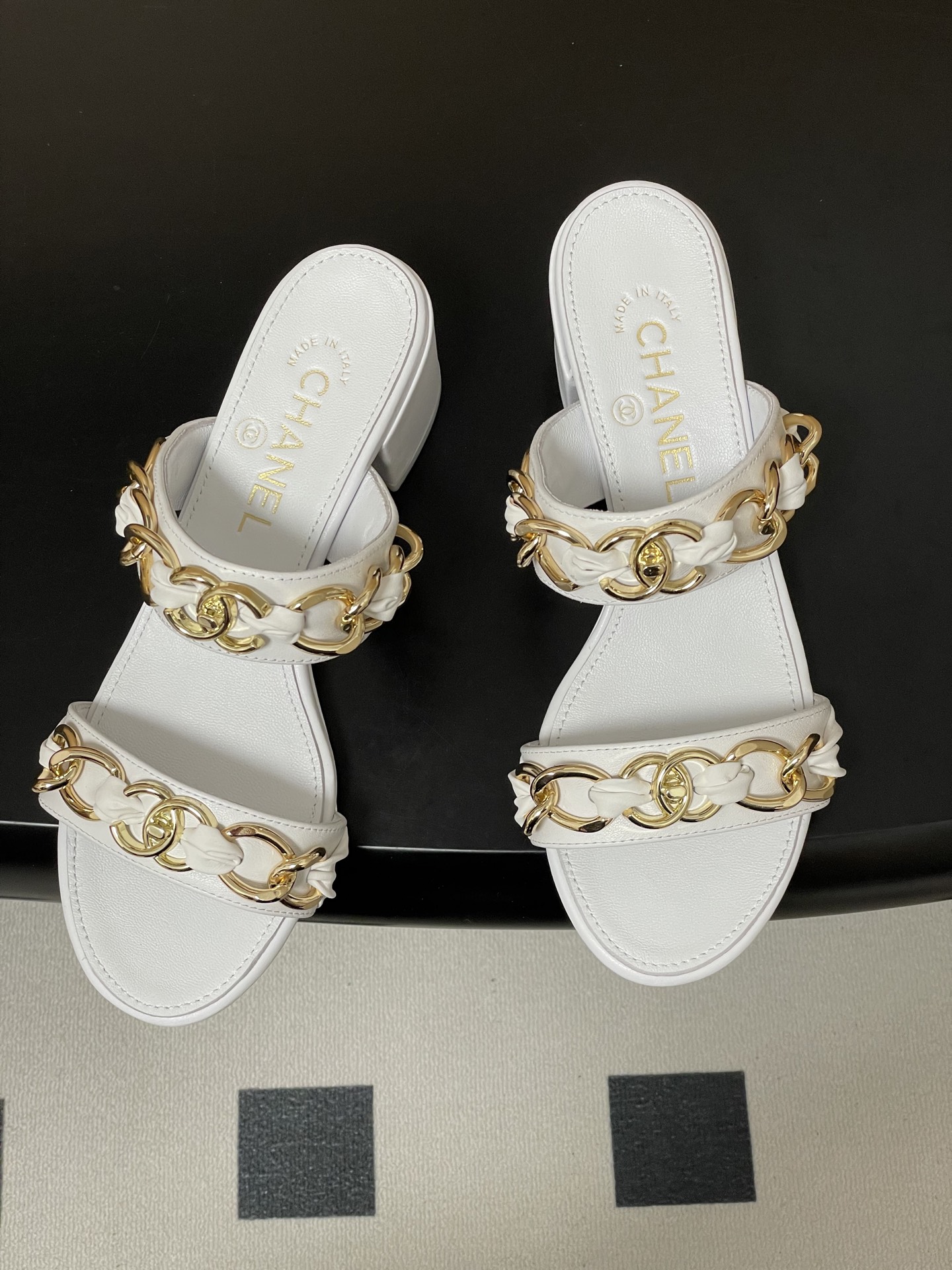 샤넬(CHANEL) 체인 스트랩 힐 슬리퍼 신발