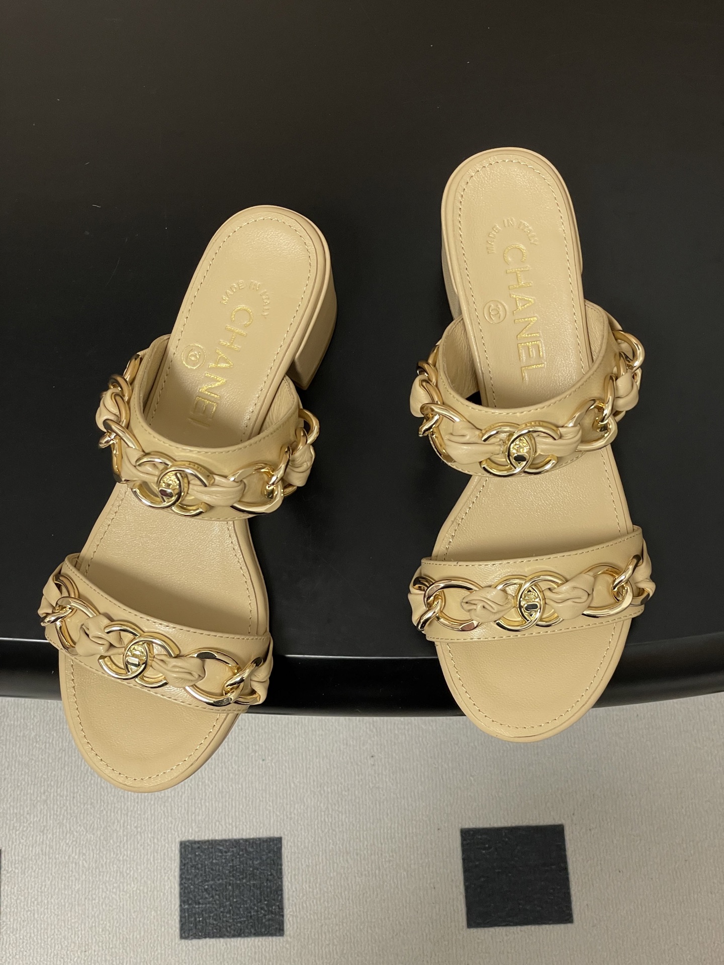 샤넬(CHANEL) 체인 스트랩 힐 슬리퍼 신발