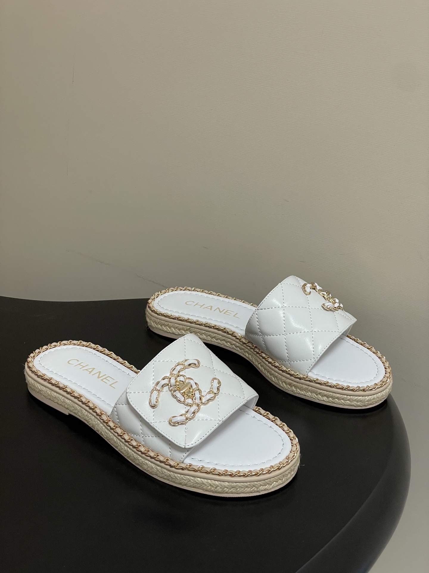 샤넬(CHANEL) 스트랩 벨크로 샌들 슬리퍼 신발