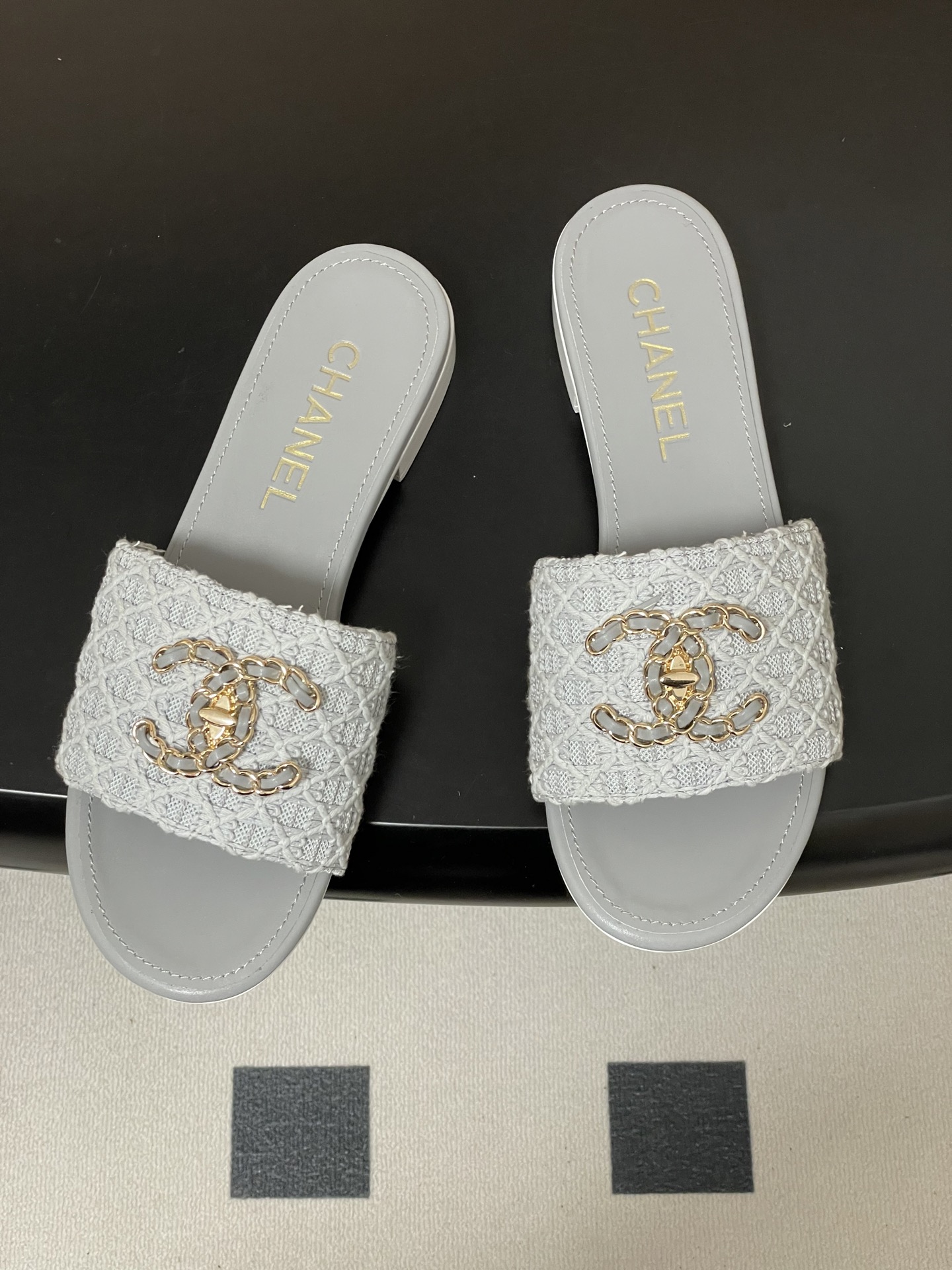 샤넬(CHANEL) 체인 퀼팅 플랫 슬리퍼 신발