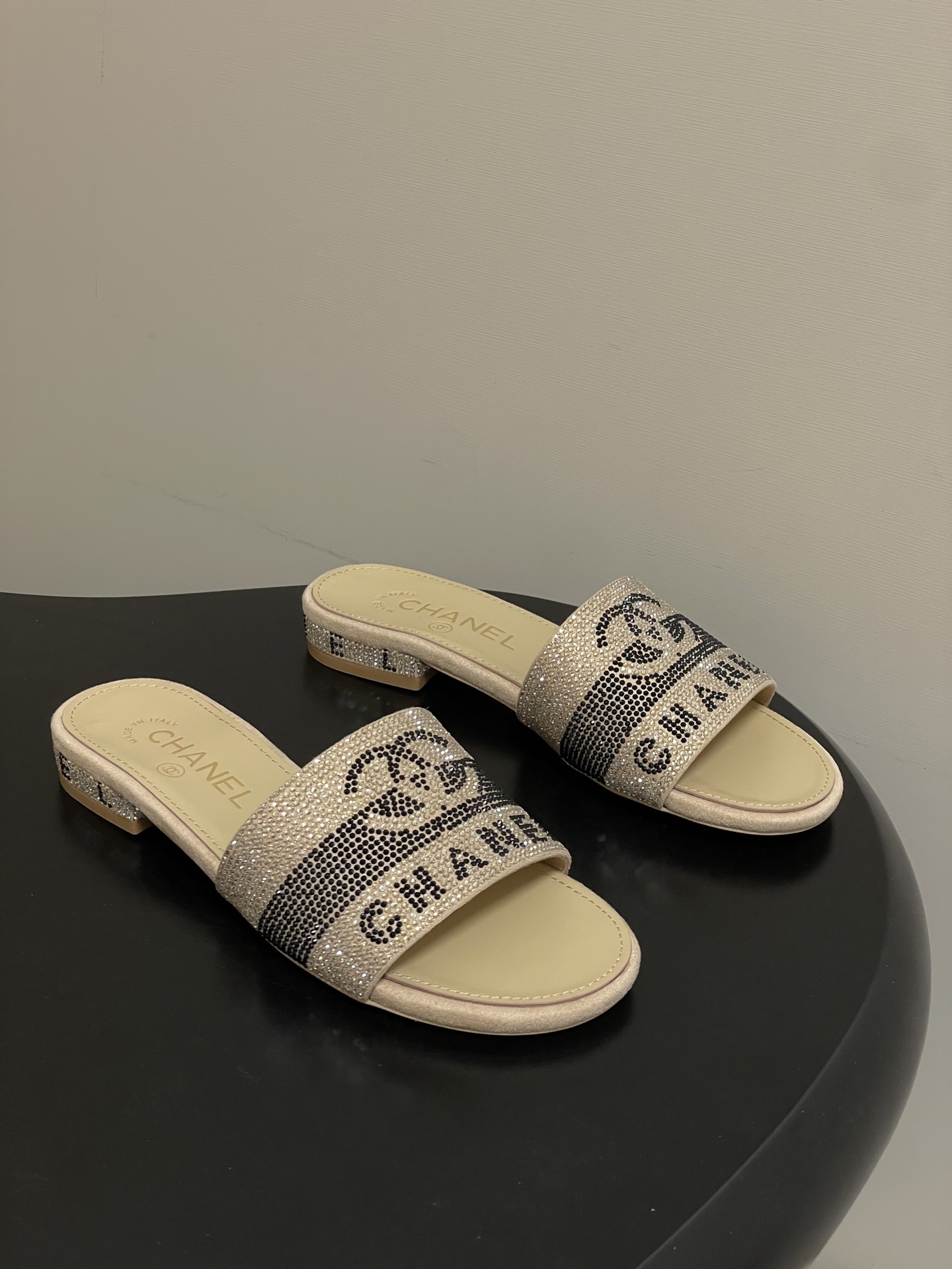 샤넬(Chanel)  더블C 쥬얼리 샌들 슬리퍼 신발 플랫