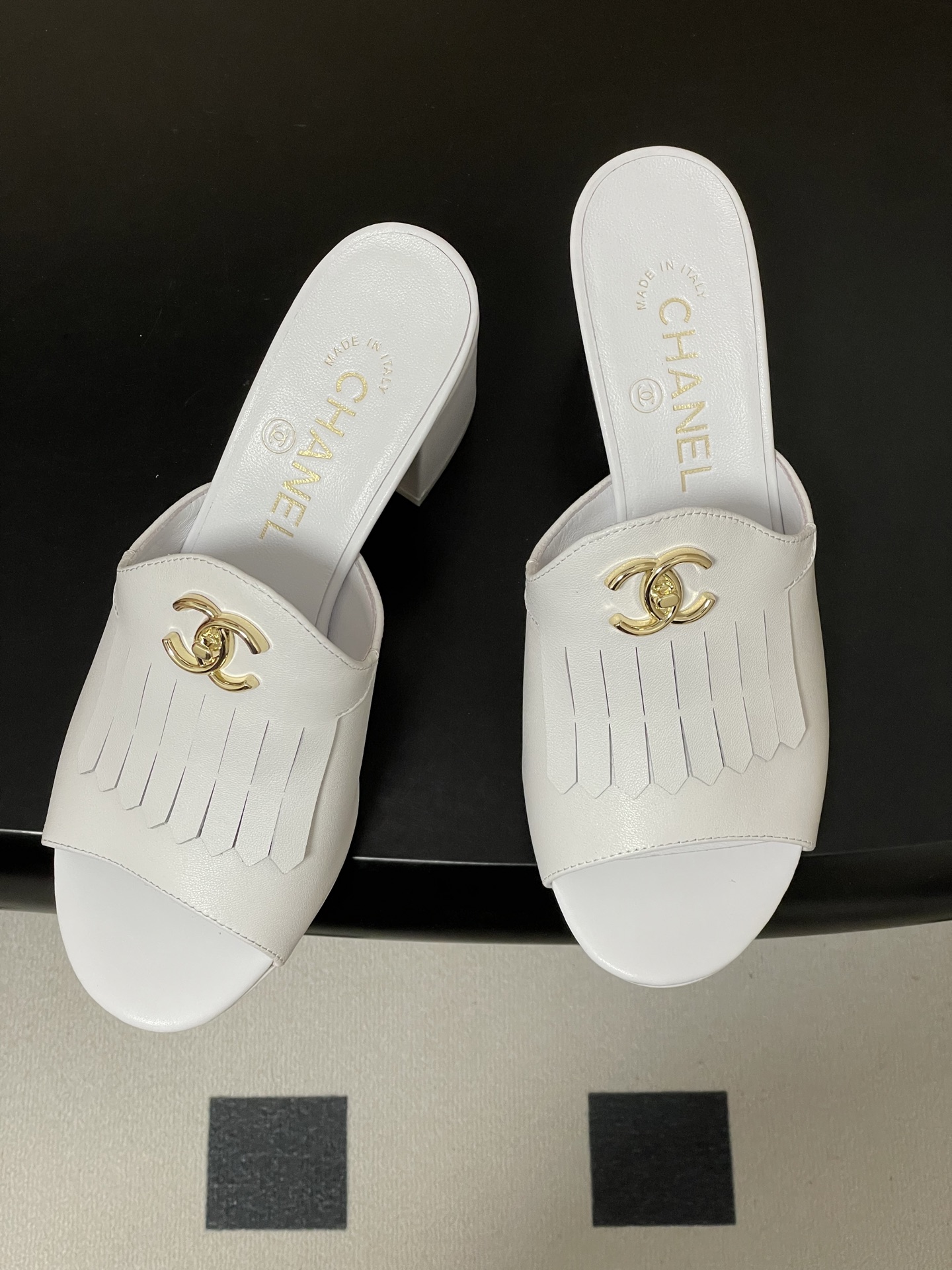 샤넬(Chanel) 퀼팅 더블C 태슬 샌들 슬리퍼 신발 7cm