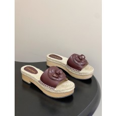 샤넬(Chanel) 카멜리아 퀼팅 우드 플랫폼 슬리퍼 샌들 신발