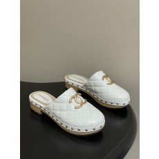 샤넬(Chanel) 26A 클래식 퀼팅 체인 로고 우드 뮬 슬리퍼 샌들 신발