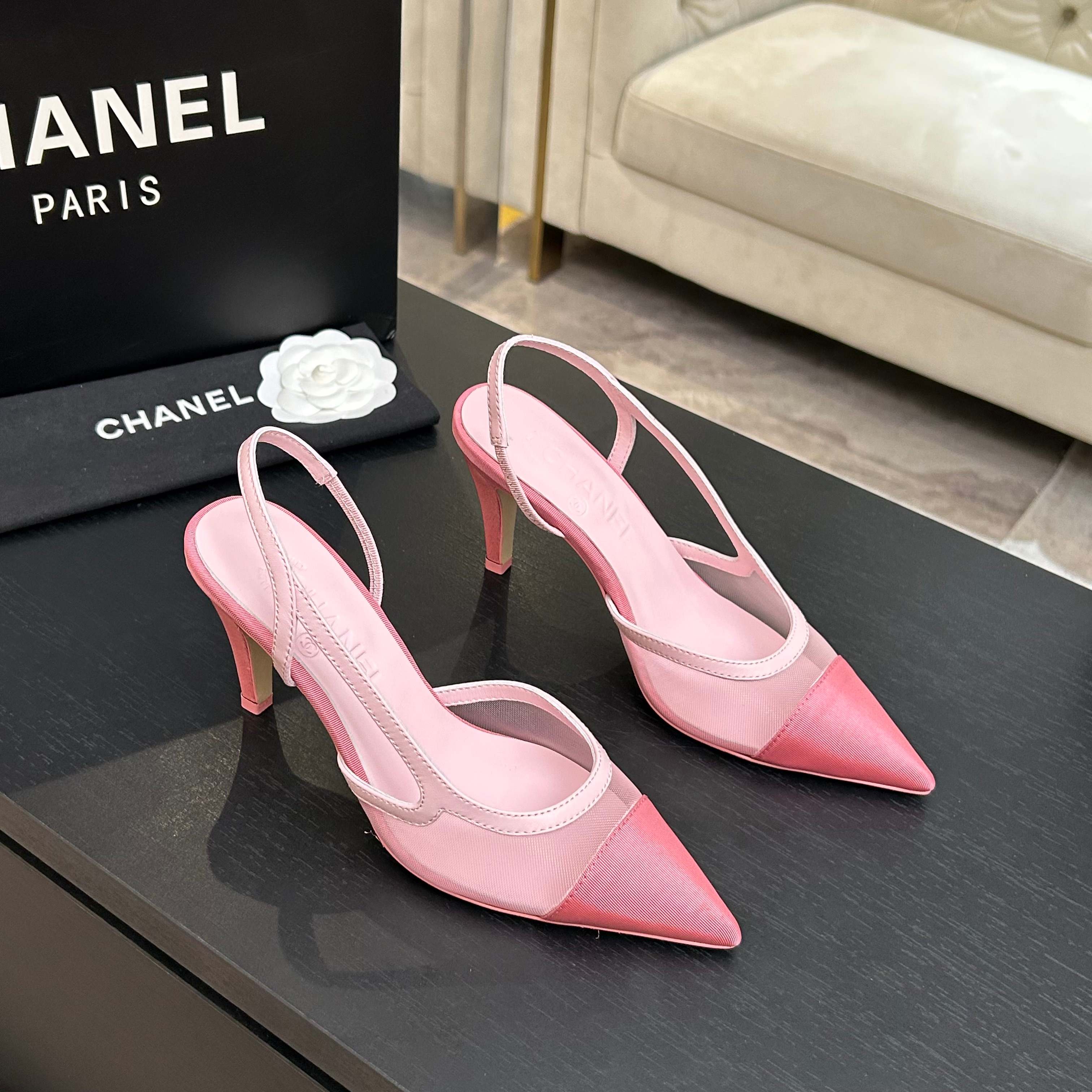 샤넬(Chanel) 26 신상 클래식 배색 스틸레토 힐 구두 신발