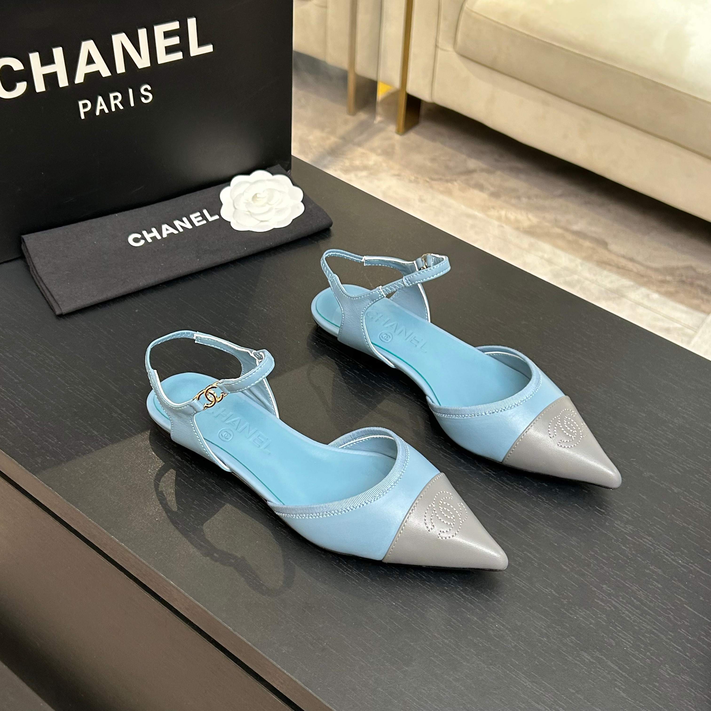 Chanel 샤넬 26 신상 클래식 배색 포인트 스트랩 토 플랫 슈즈 신발