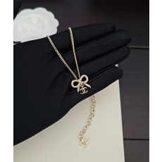 샤넬(CHANEL) 라이트 골드 나비 리본 목걸이 악세사리