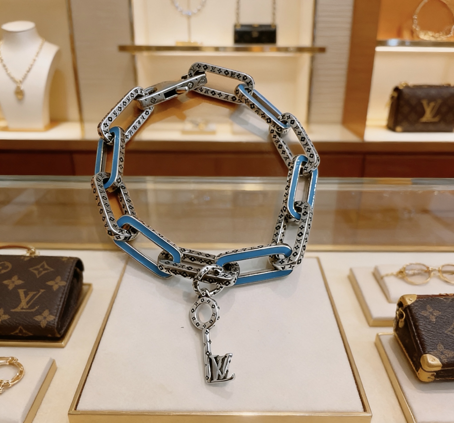 루이비통(LV) 쿠바 체인 팔찌 악세사리