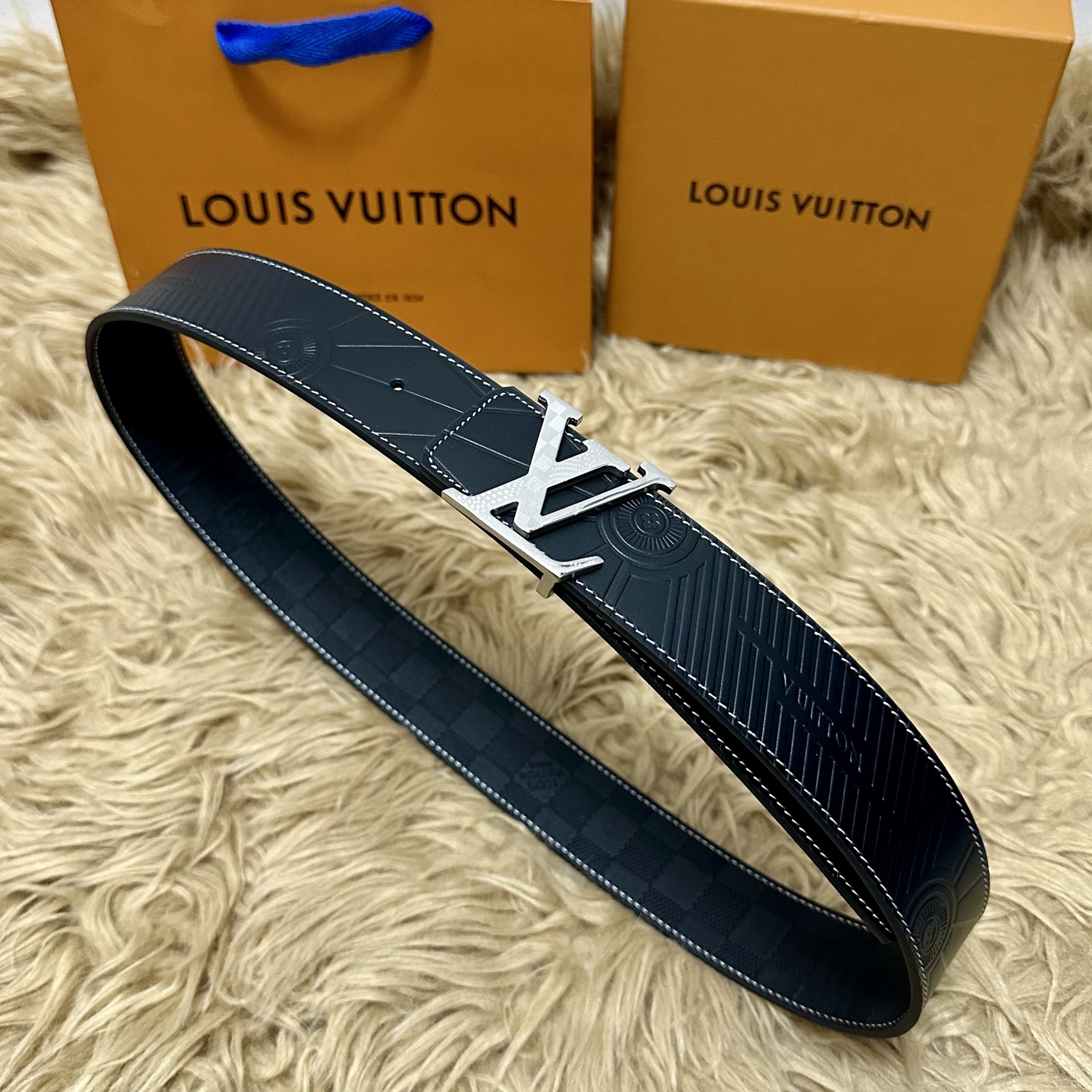 루이비통(LV) 양면 가죽 벨트 악세사리