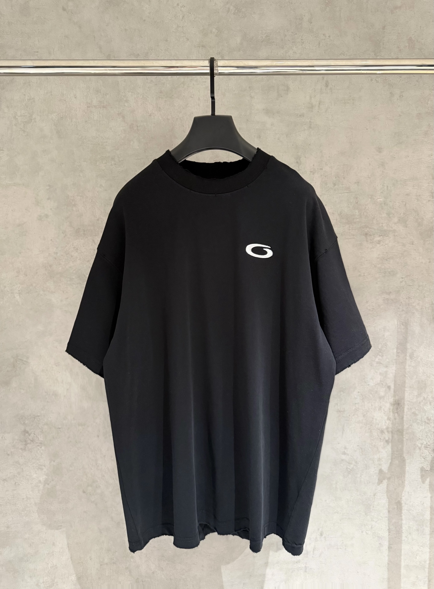 발렌시아가(BALENCIAGA) 자수 반팔 티셔츠 의류