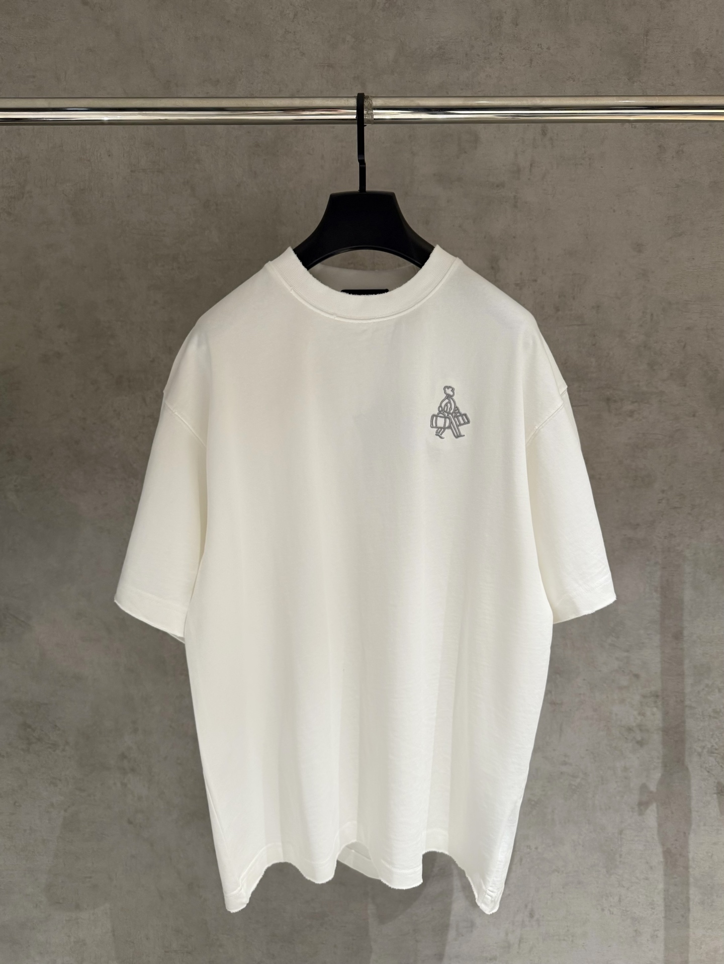 프라다(PRADA) 패치 자수 반팔 티셔츠 의류