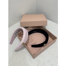 miumiu 미우미우 로고 포인트 실크 벨벳 머리띠 헤어밴드 악세사리