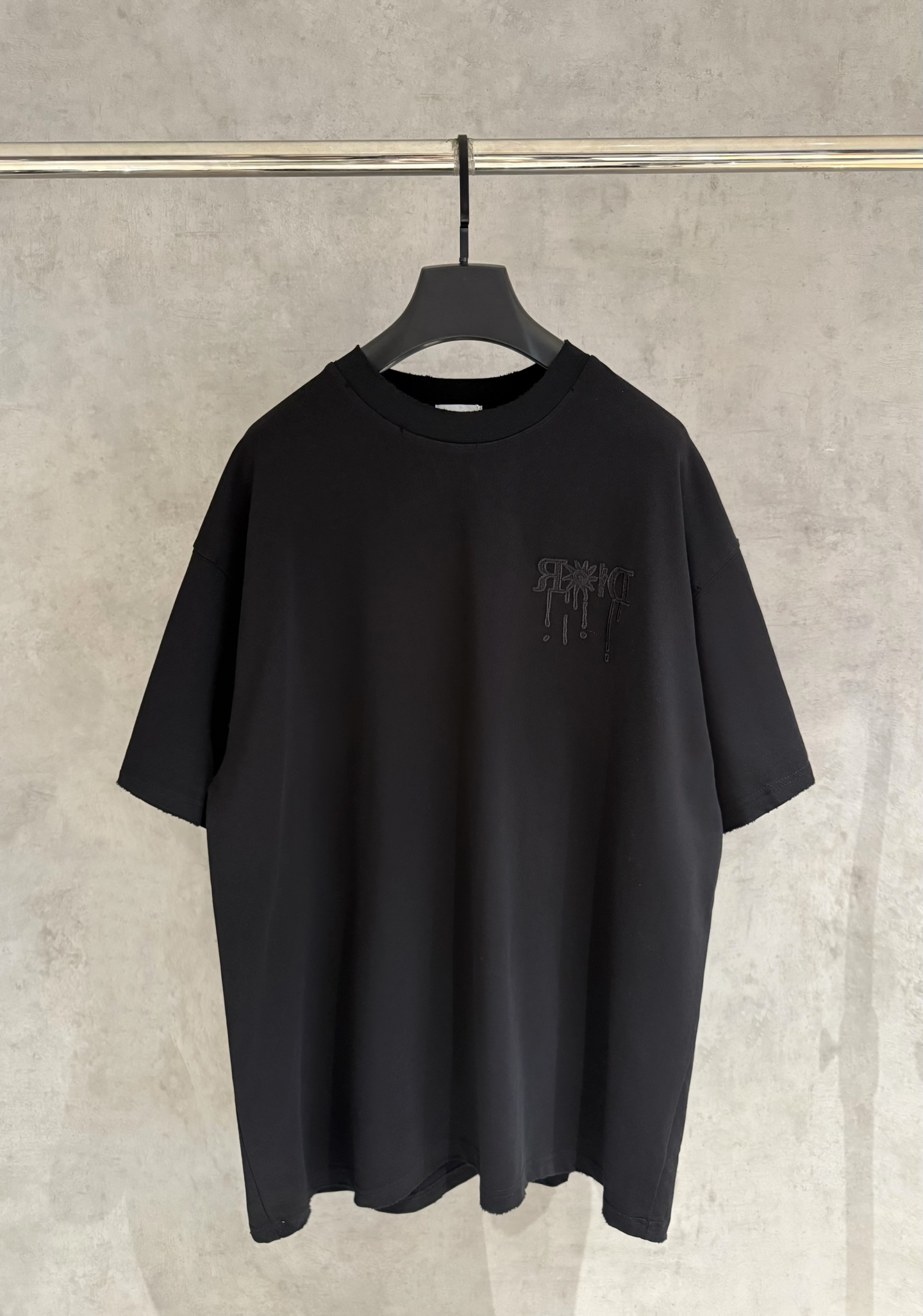 디올(DIOR) 자수 반팔 티셔츠 의류