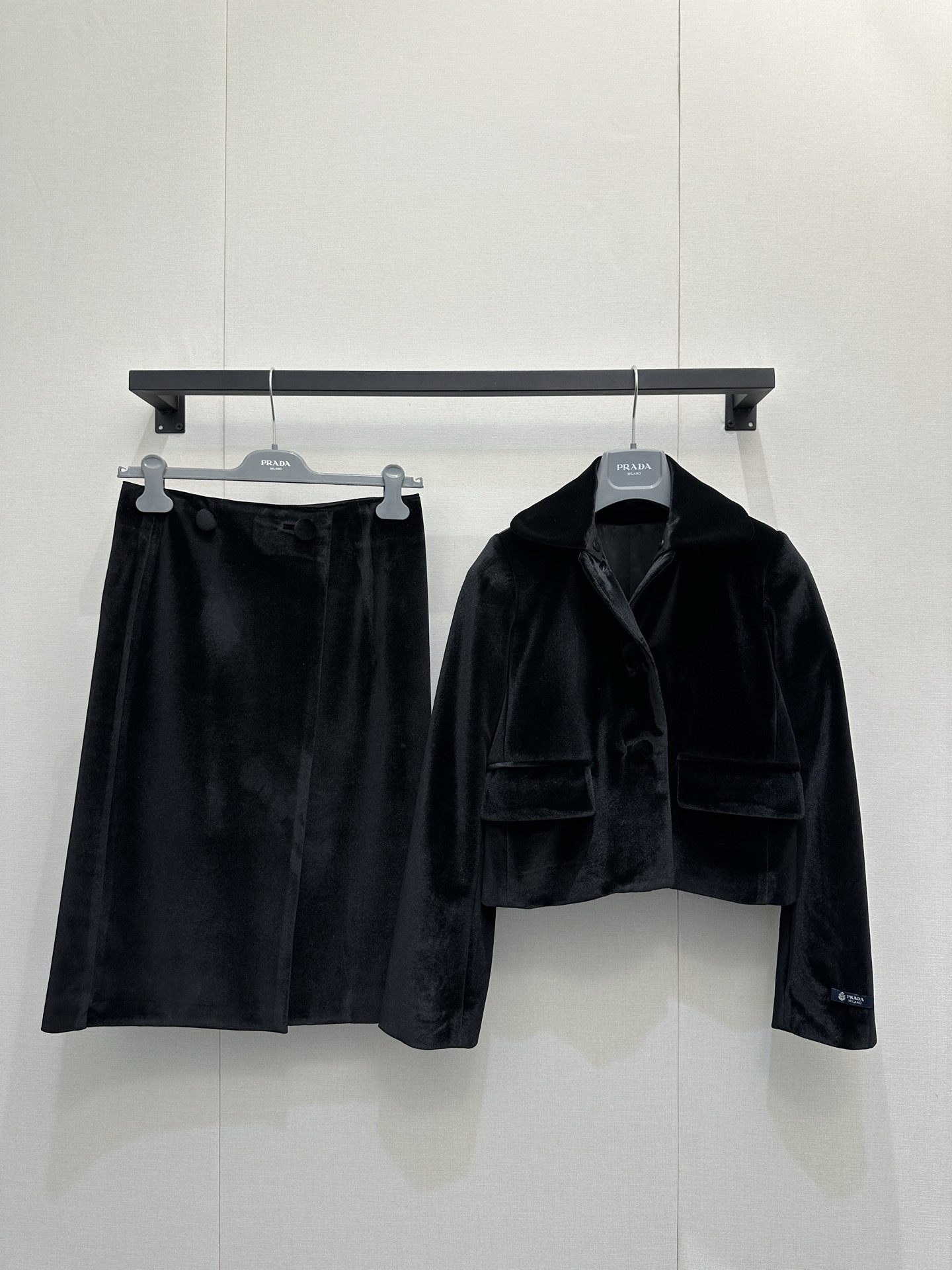 PRADA 프라다 클래식 벨벳 자켓 재킷 + 스커트 치마 세트 셋업 의류