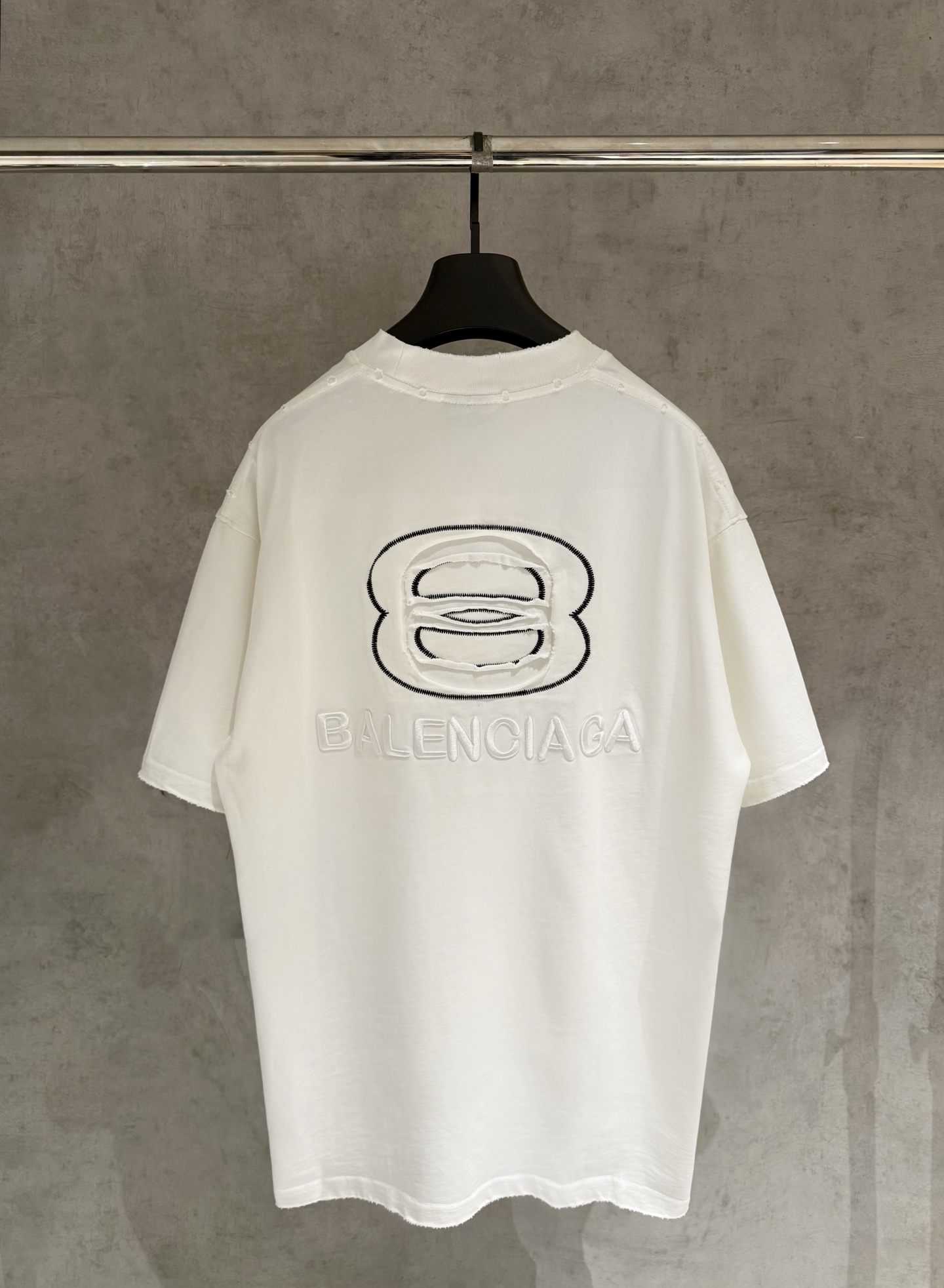 발렌시아가(BALENCIAGA) 자수 로고 반팔 티셔츠 의류