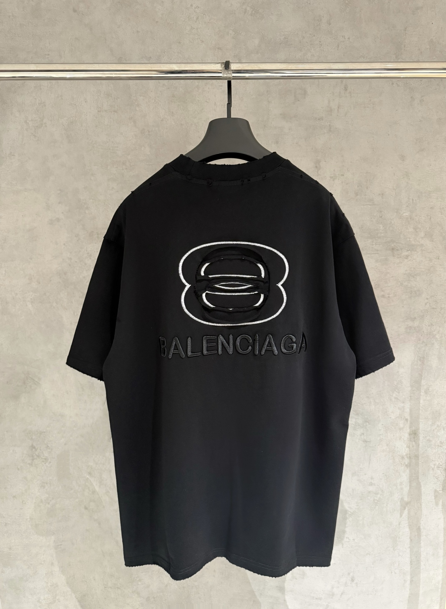 발렌시아가(BALENCIAGA) 자수 로고 반팔 티셔츠 의류