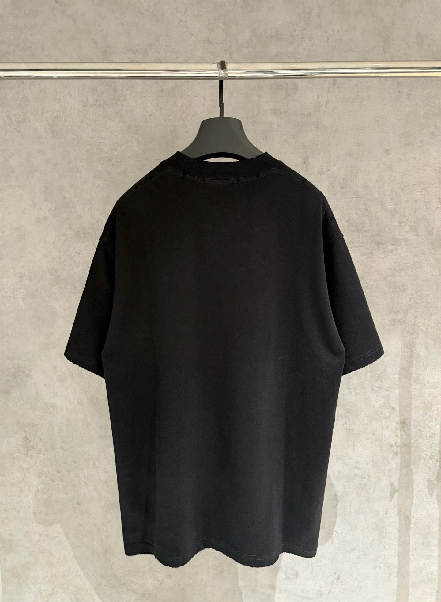 메종 마르지엘라(Maison Margiela) 자수 반팔 티셔츠 의류