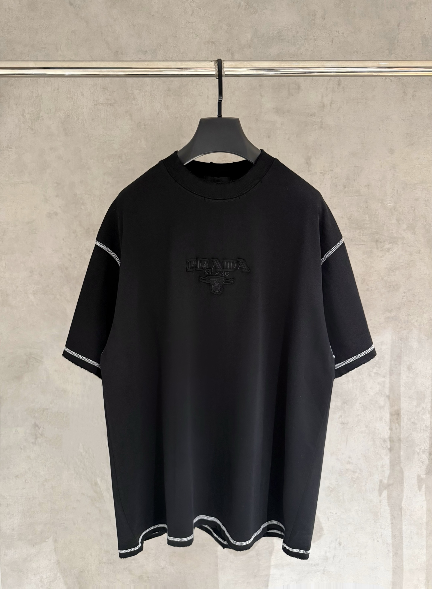 프라다(PRADA) 패치 자수 반팔 티셔츠 의류