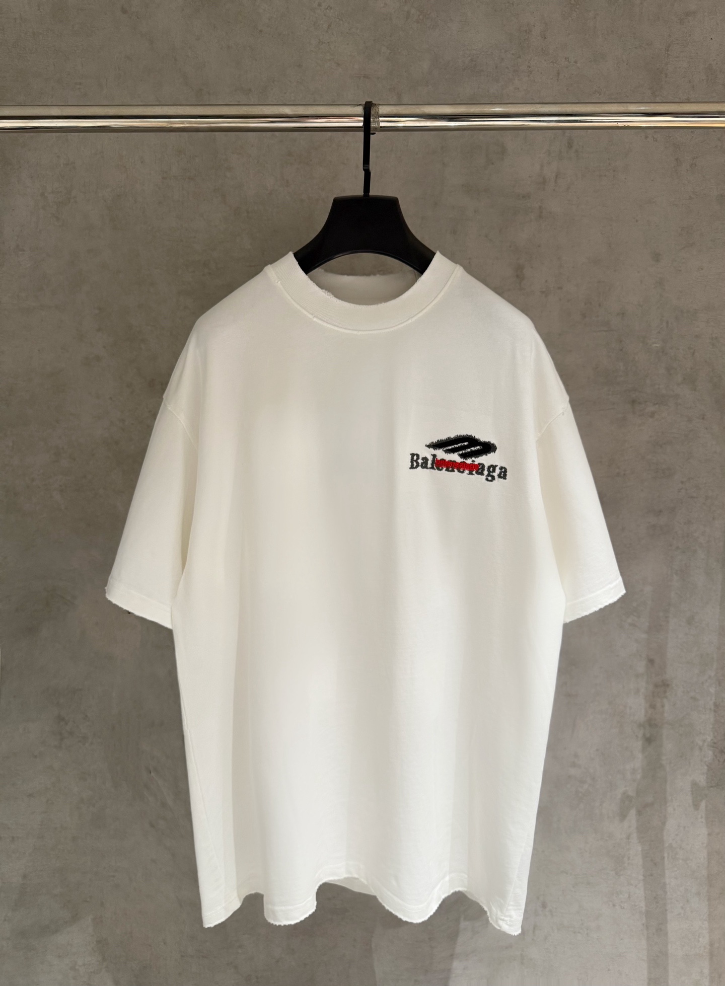 발렌시아가(BALENCIAGA) 자수 반팔 티셔츠 의류