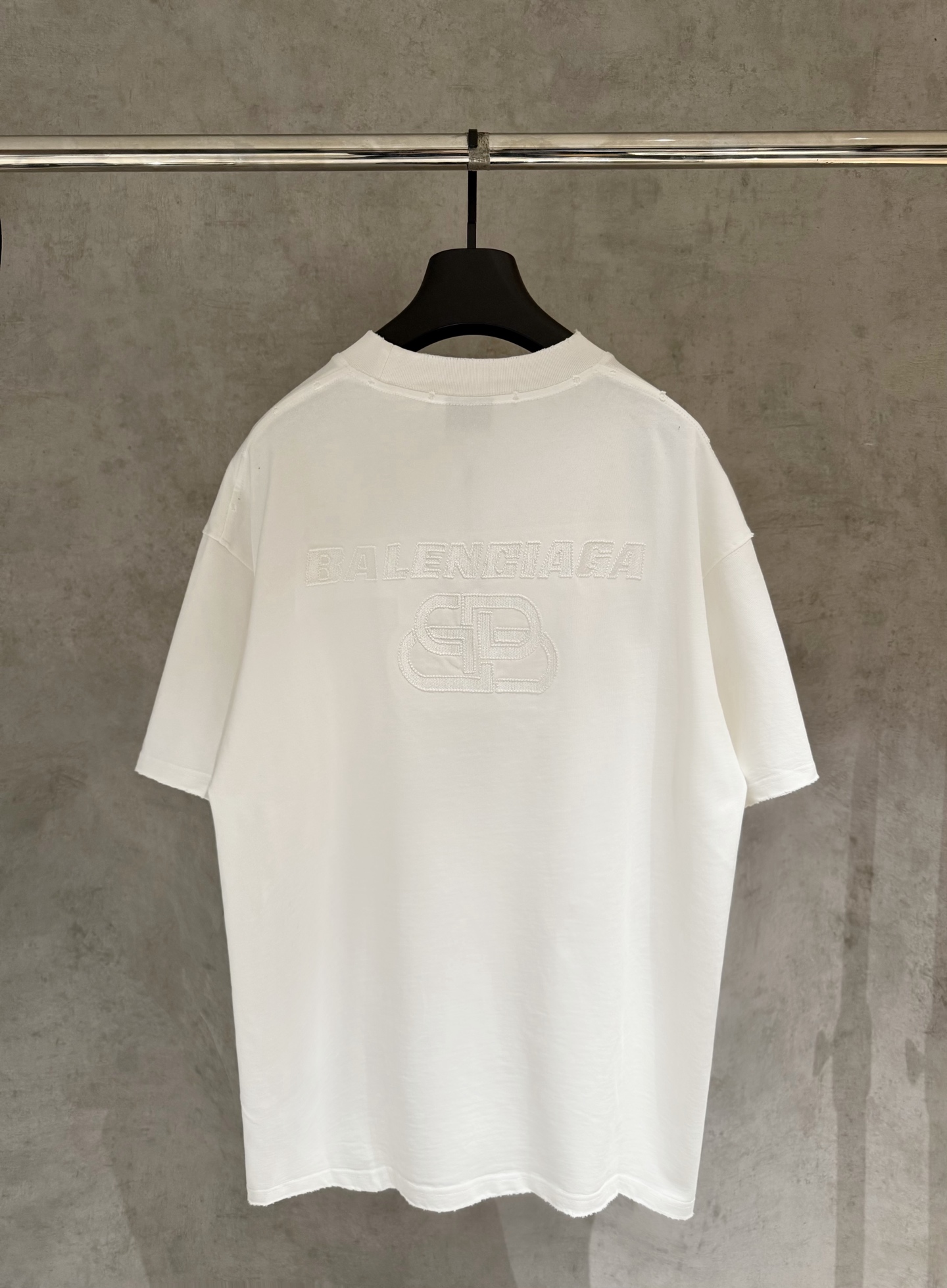 발렌시아가(BALENCIAGA) 자수 반팔 티셔츠 의류