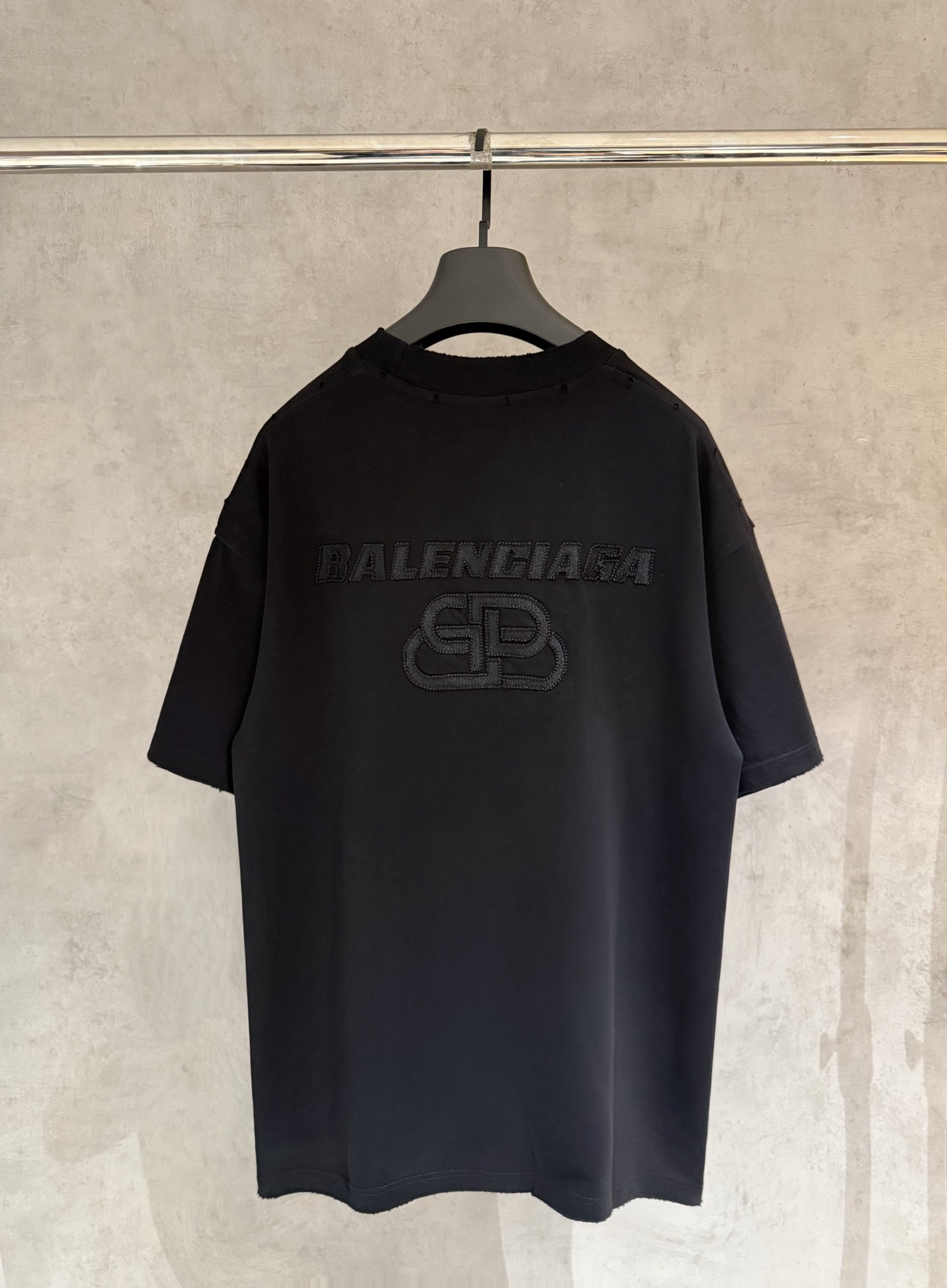 발렌시아가(BALENCIAGA) 자수 반팔 티셔츠 의류