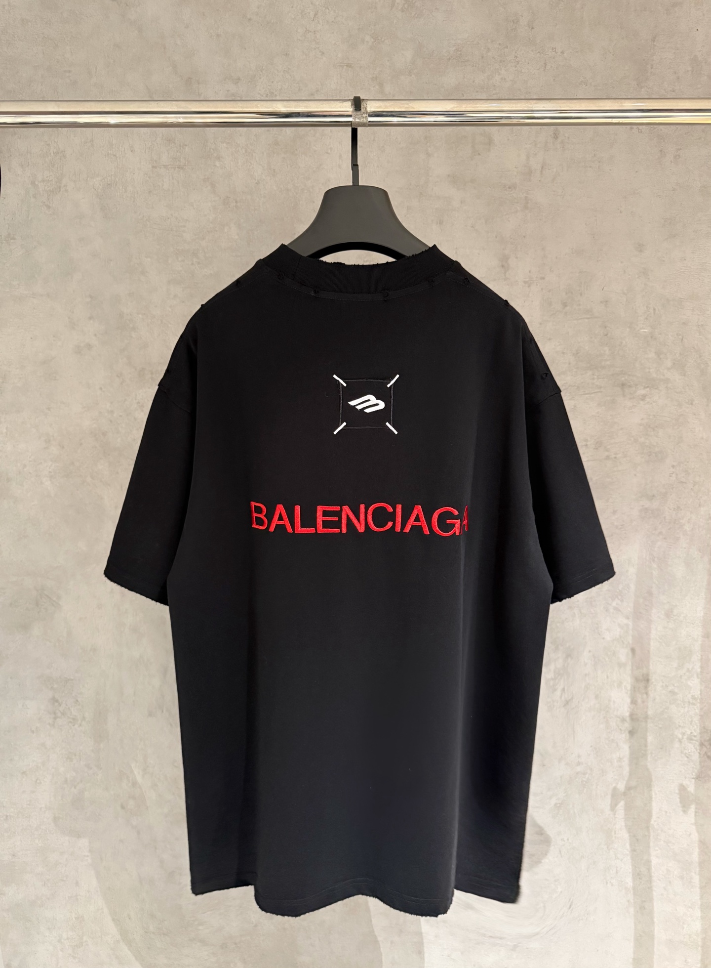 발렌시아가(BALENCIAGA) 자수 반팔 티셔츠 의류