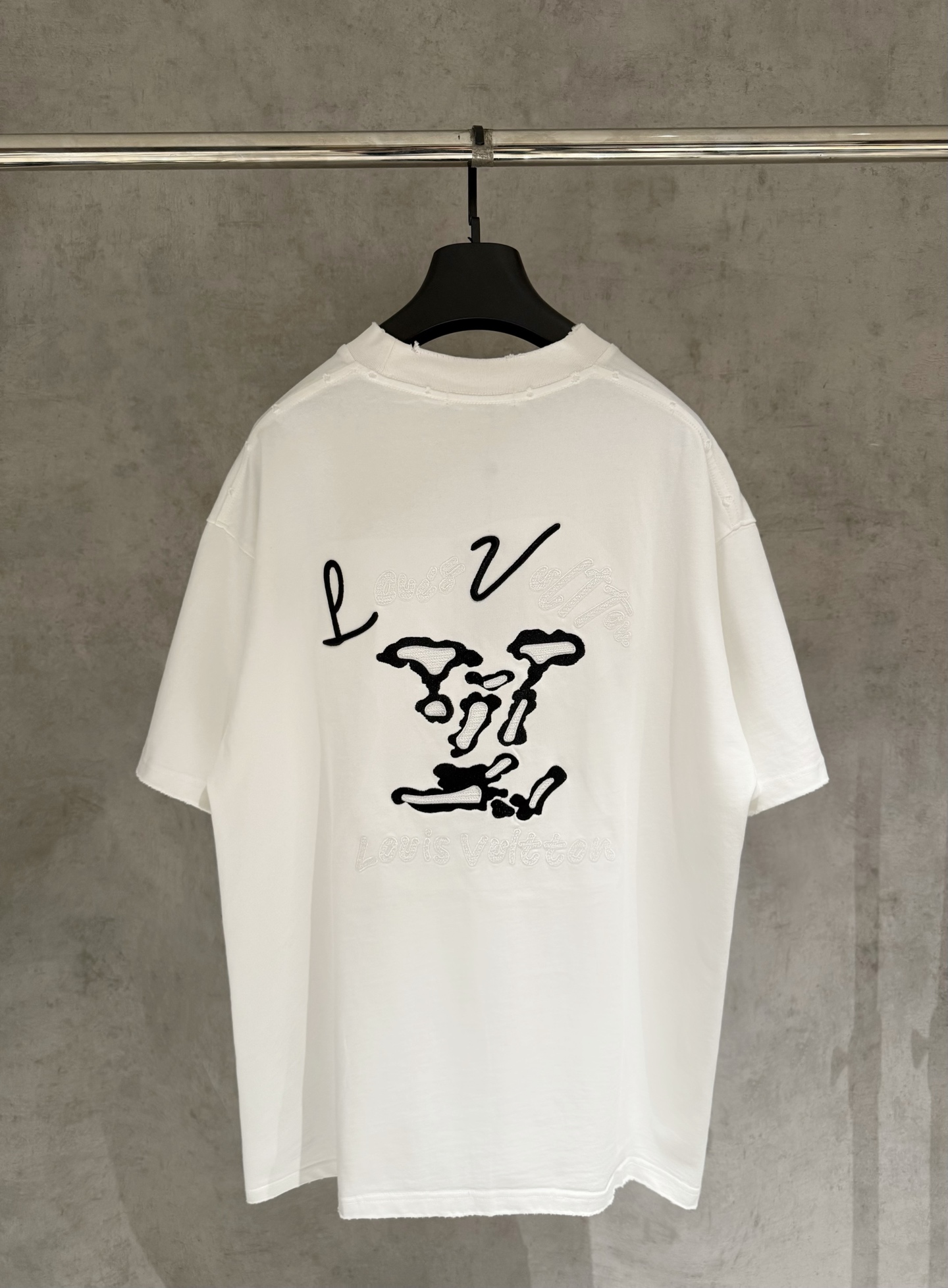 루이비통(LV) 자수 반팔 티셔츠 의류