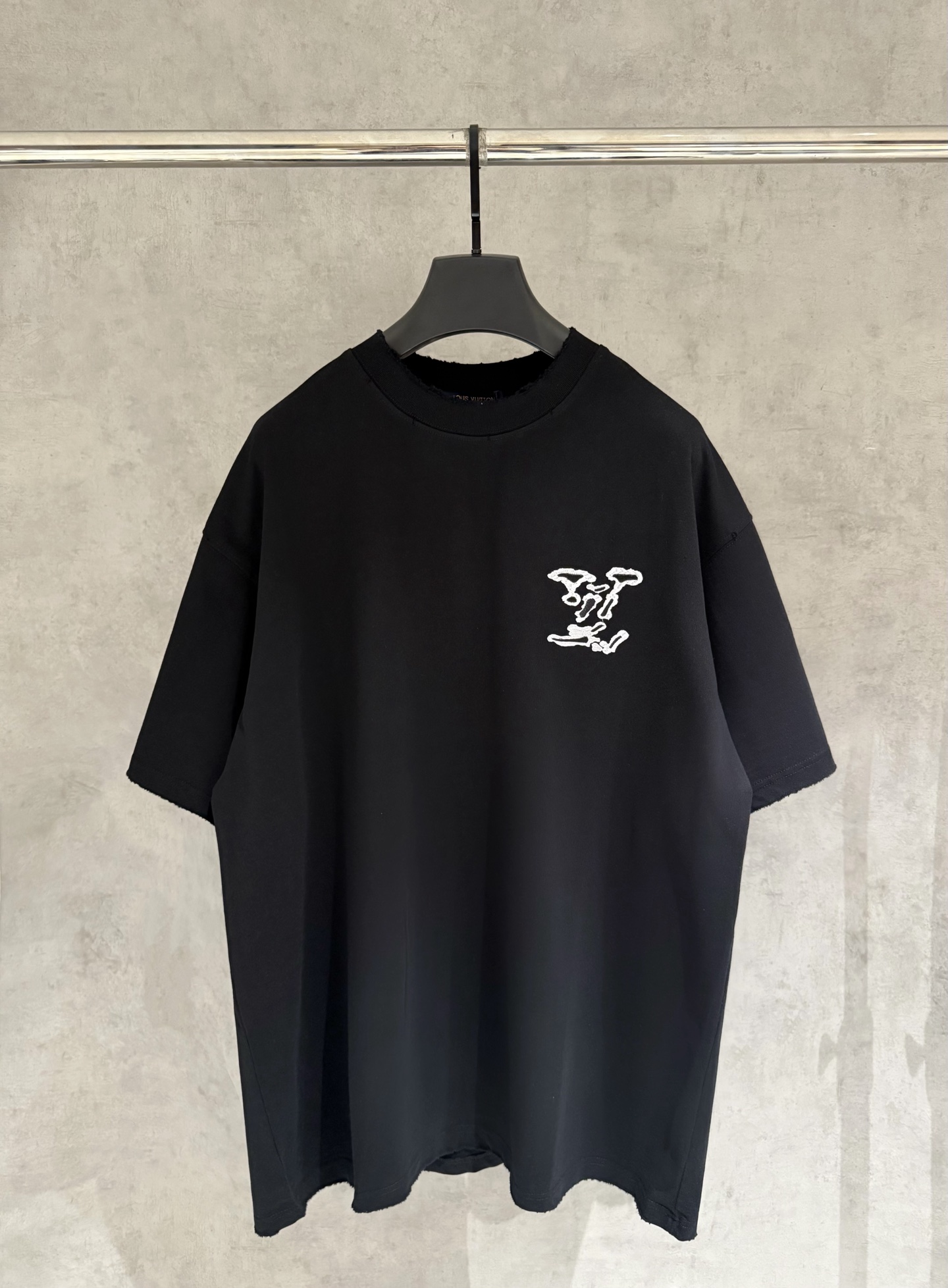 루이비통(LV) 자수 반팔 티셔츠 의류