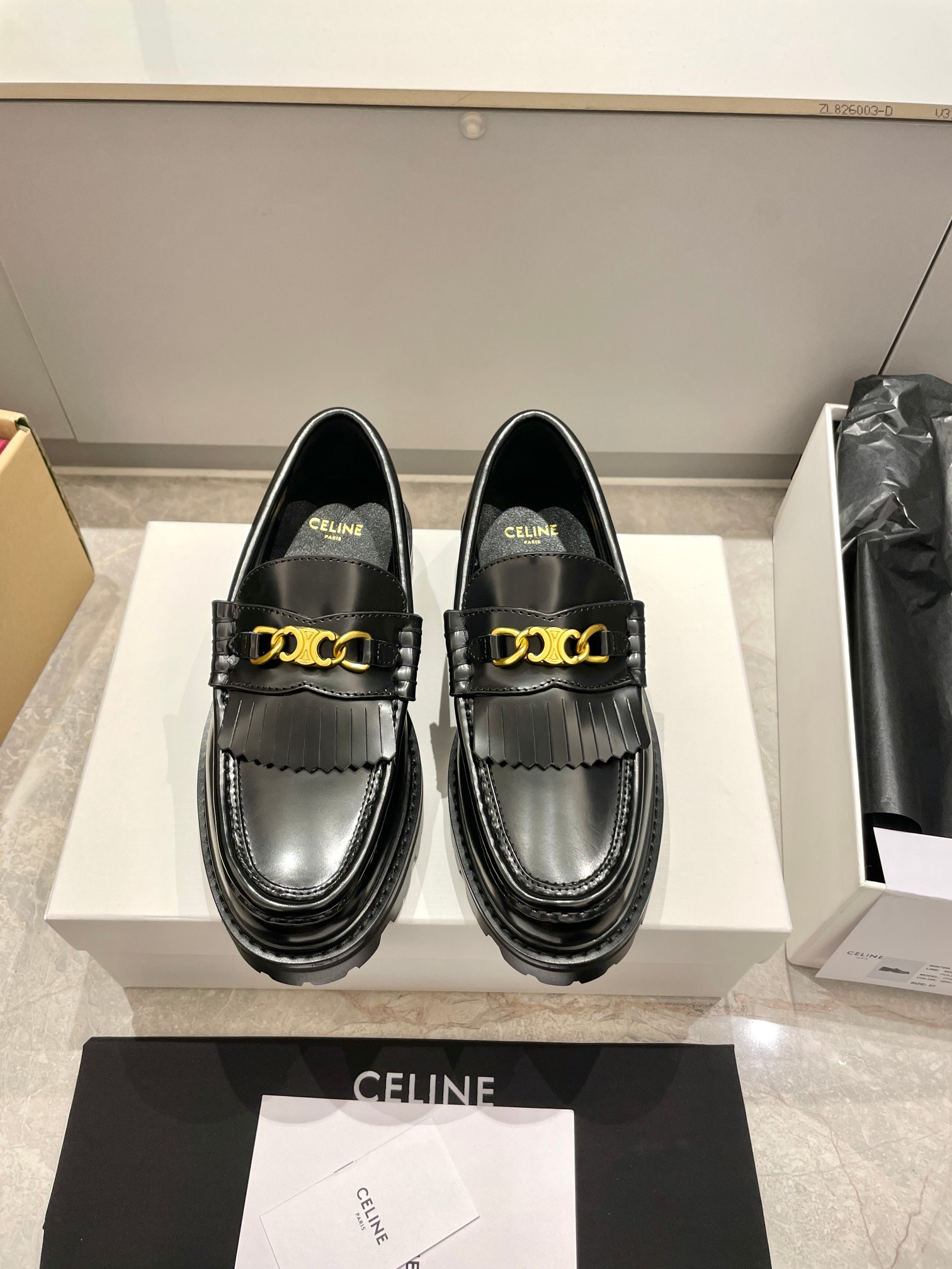 Celine 셀린느 트리오페 금장 로고 태슬 로퍼 구두 신발