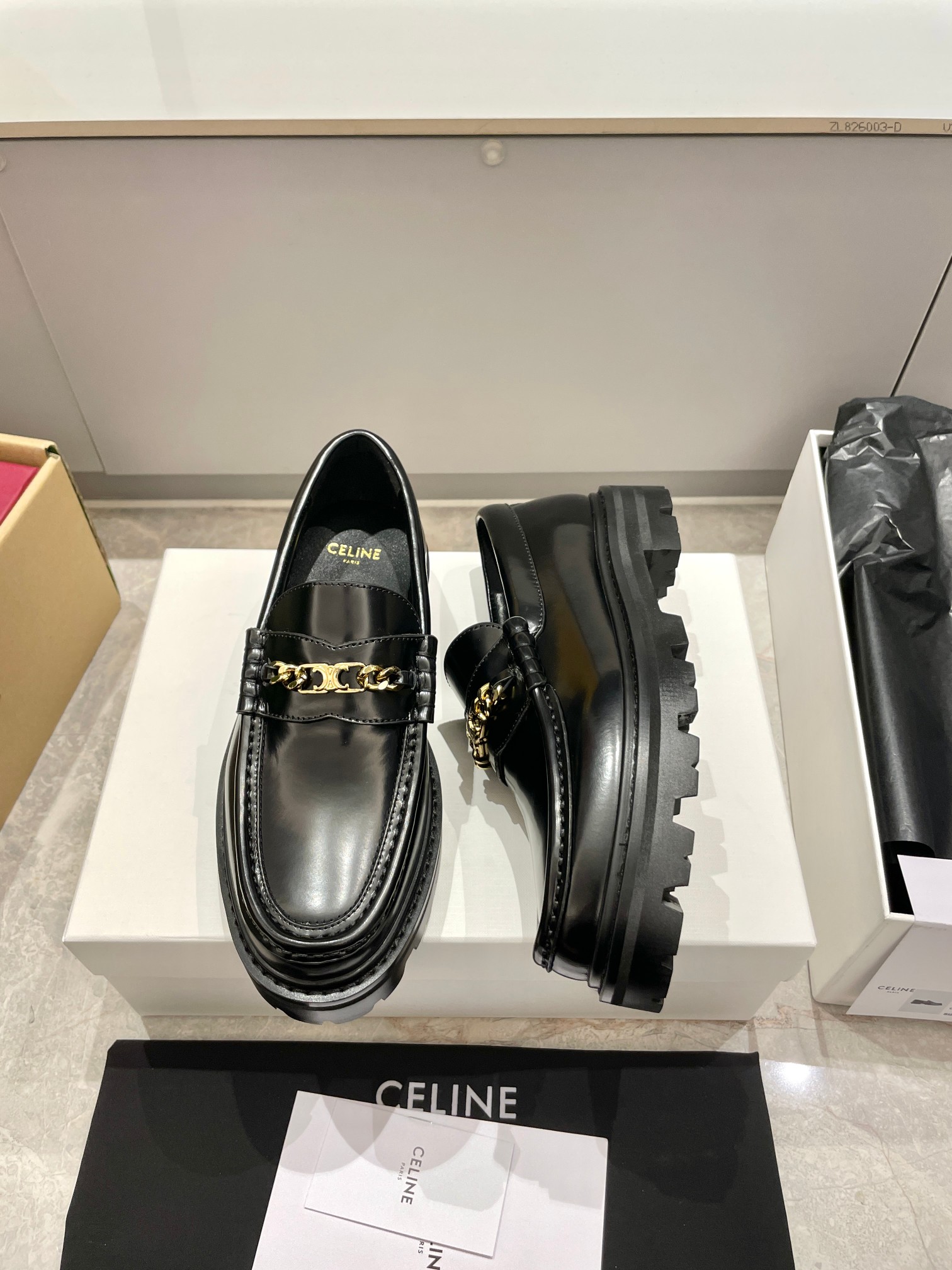 Celine 셀린느 트리오페 금장 로고 태슬 로퍼 구두 신발