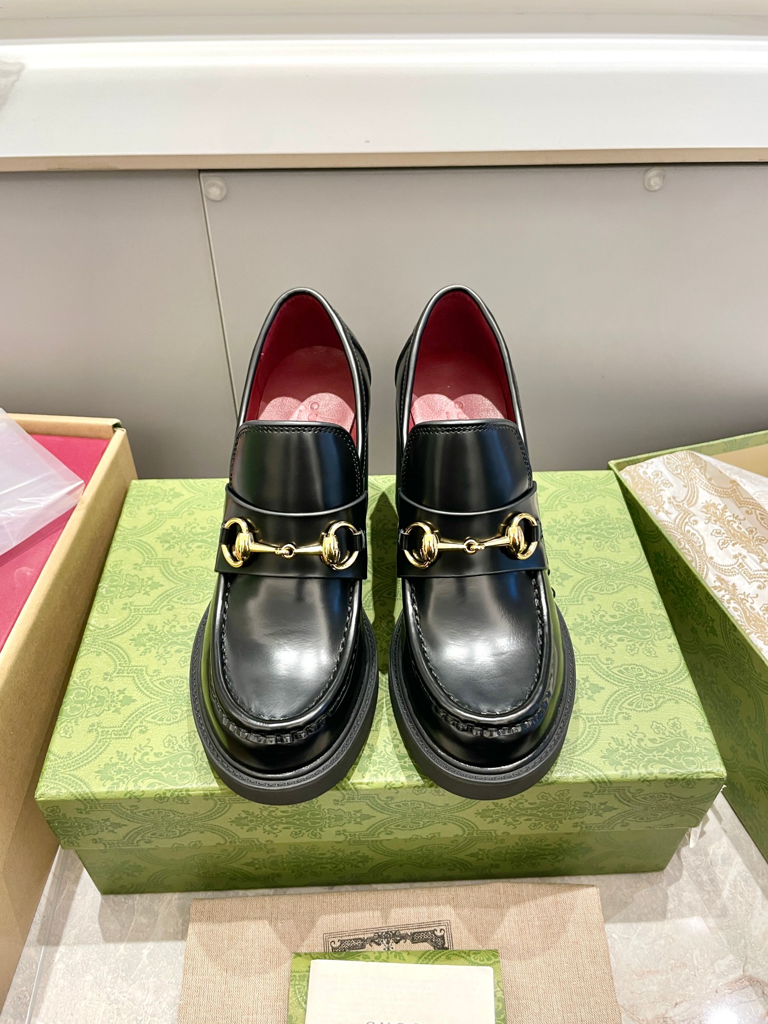 GUCCI 구찌 벌 포인트 홀스빗 플랫폼 로퍼 구두 신발