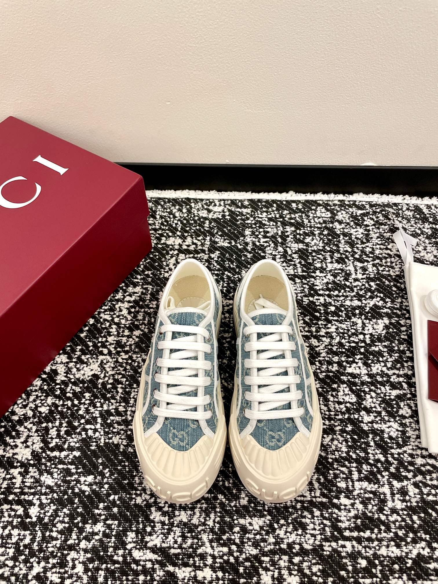 GUCCI 구찌 GG 패턴 로고 플랫폼 캔버스 스니커즈 신발