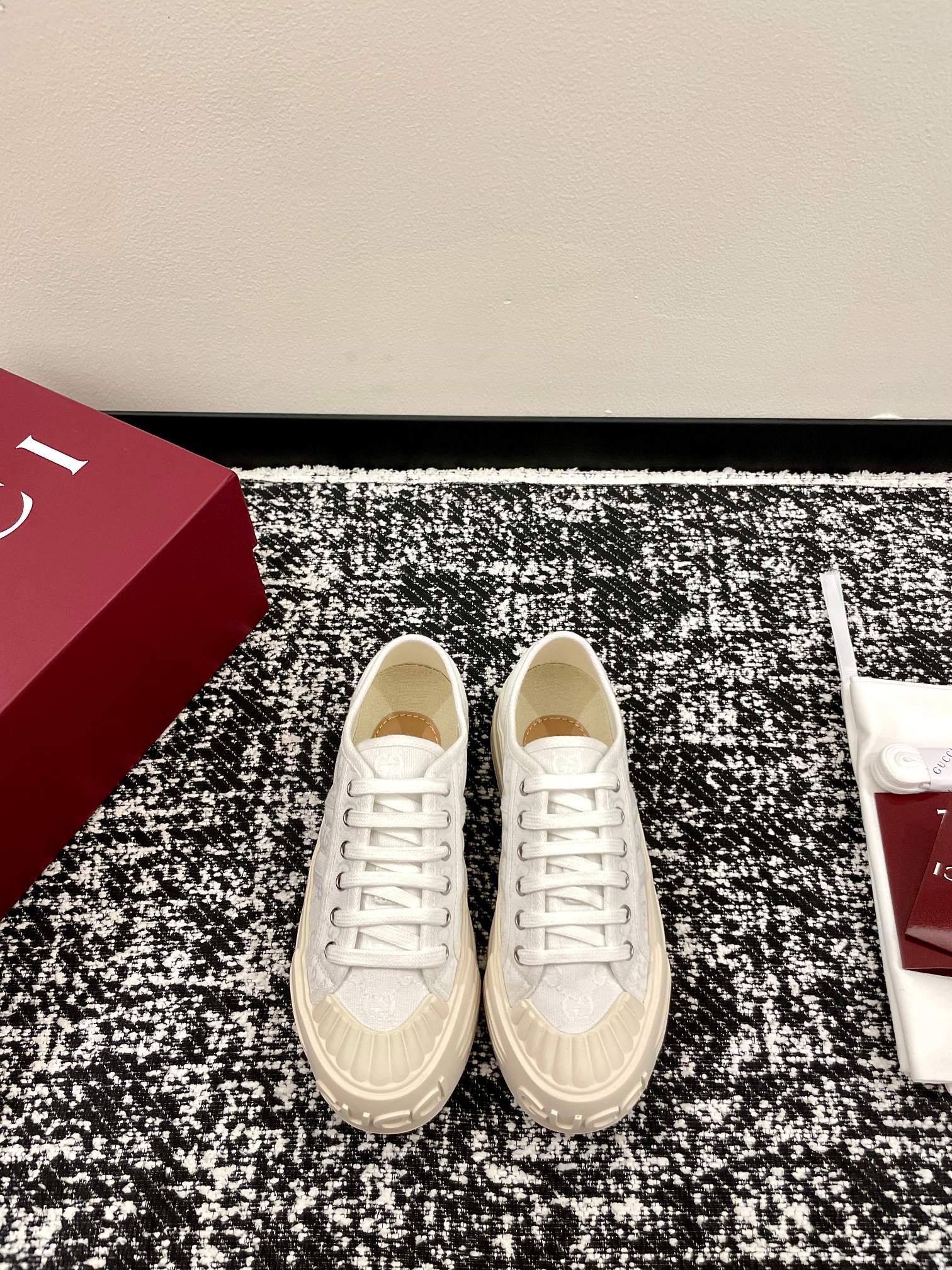 GUCCI 구찌 GG 패턴 로고 플랫폼 캔버스 스니커즈 신발