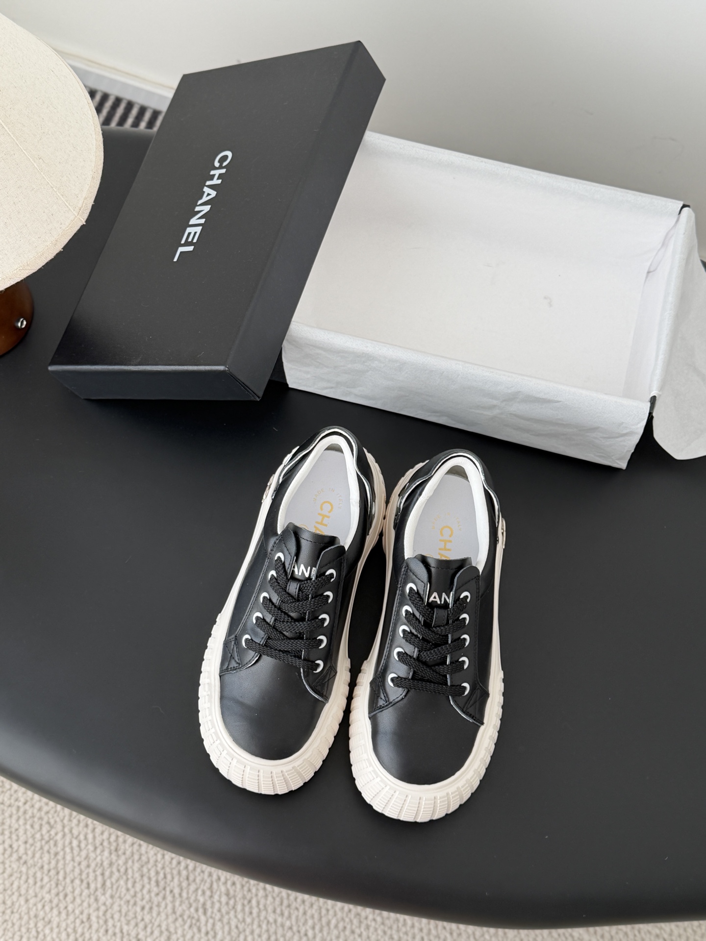 Chanel 샤넬 26C 신상 키높이 플랫폼 스니커즈 신발