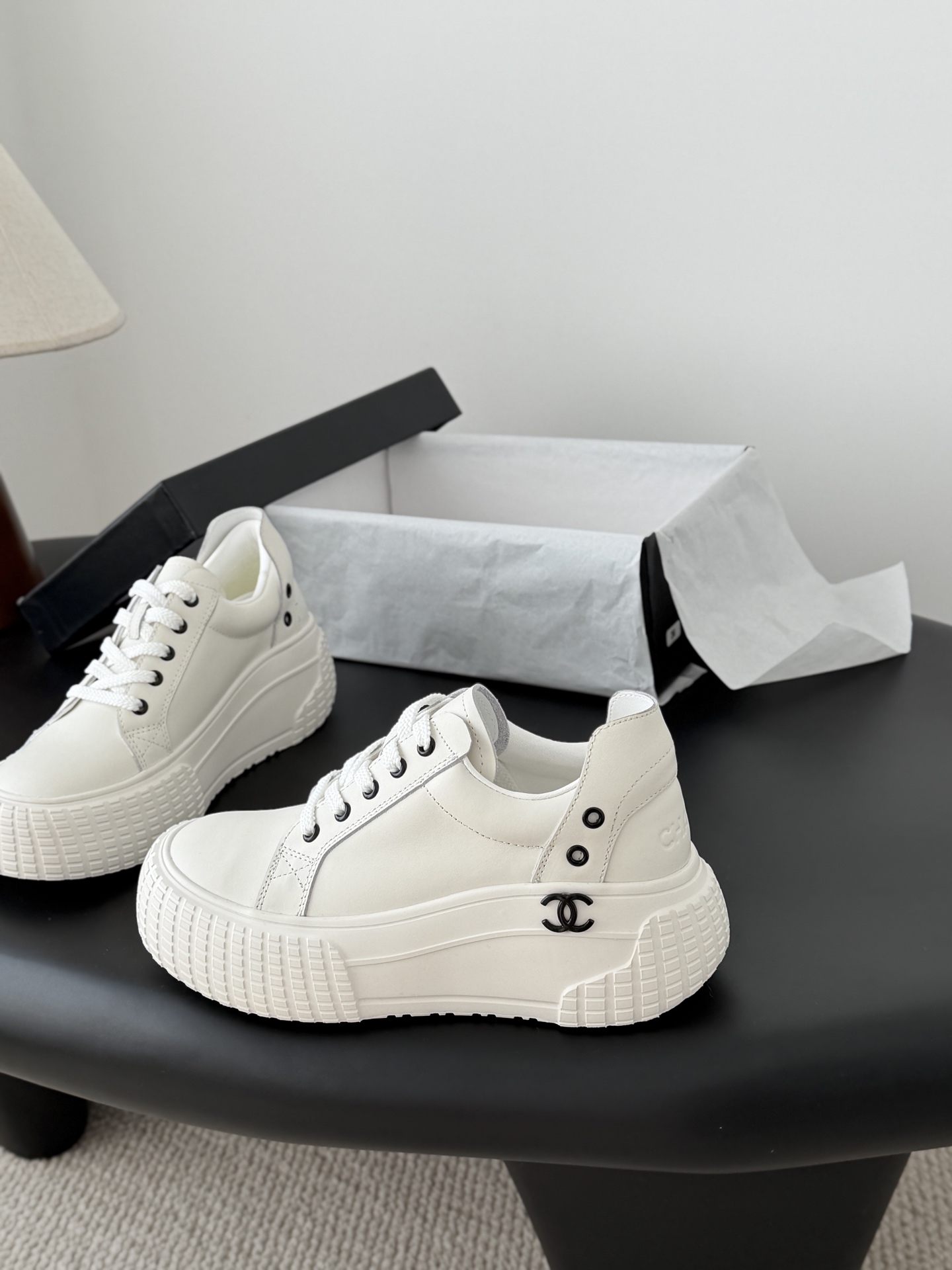 Chanel 샤넬 26C 신상 키높이 플랫폼 스니커즈 신발