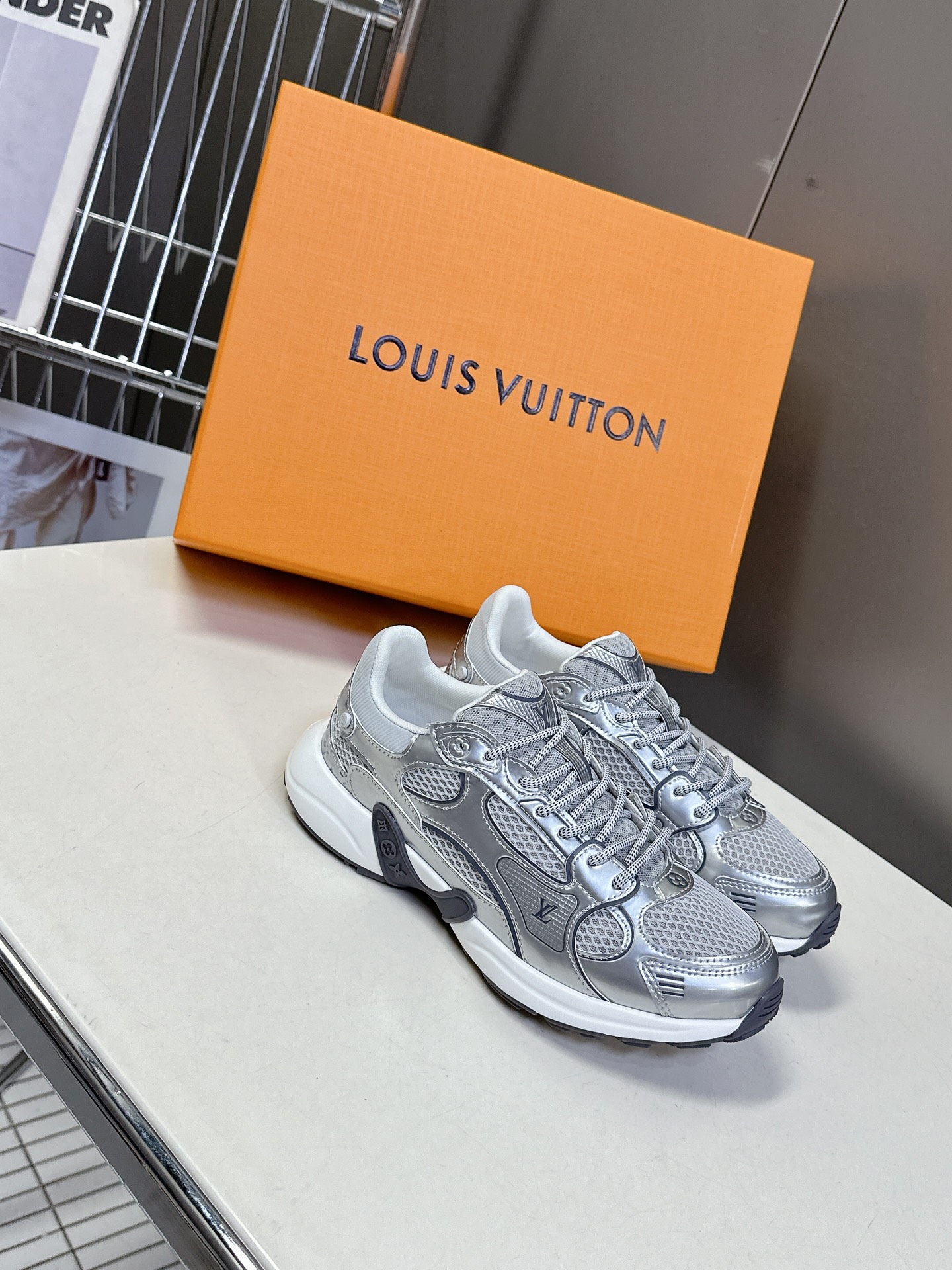 LV OLYMPIA 루이비통 올림피아 테크니컬 러닝 스니커즈 신발